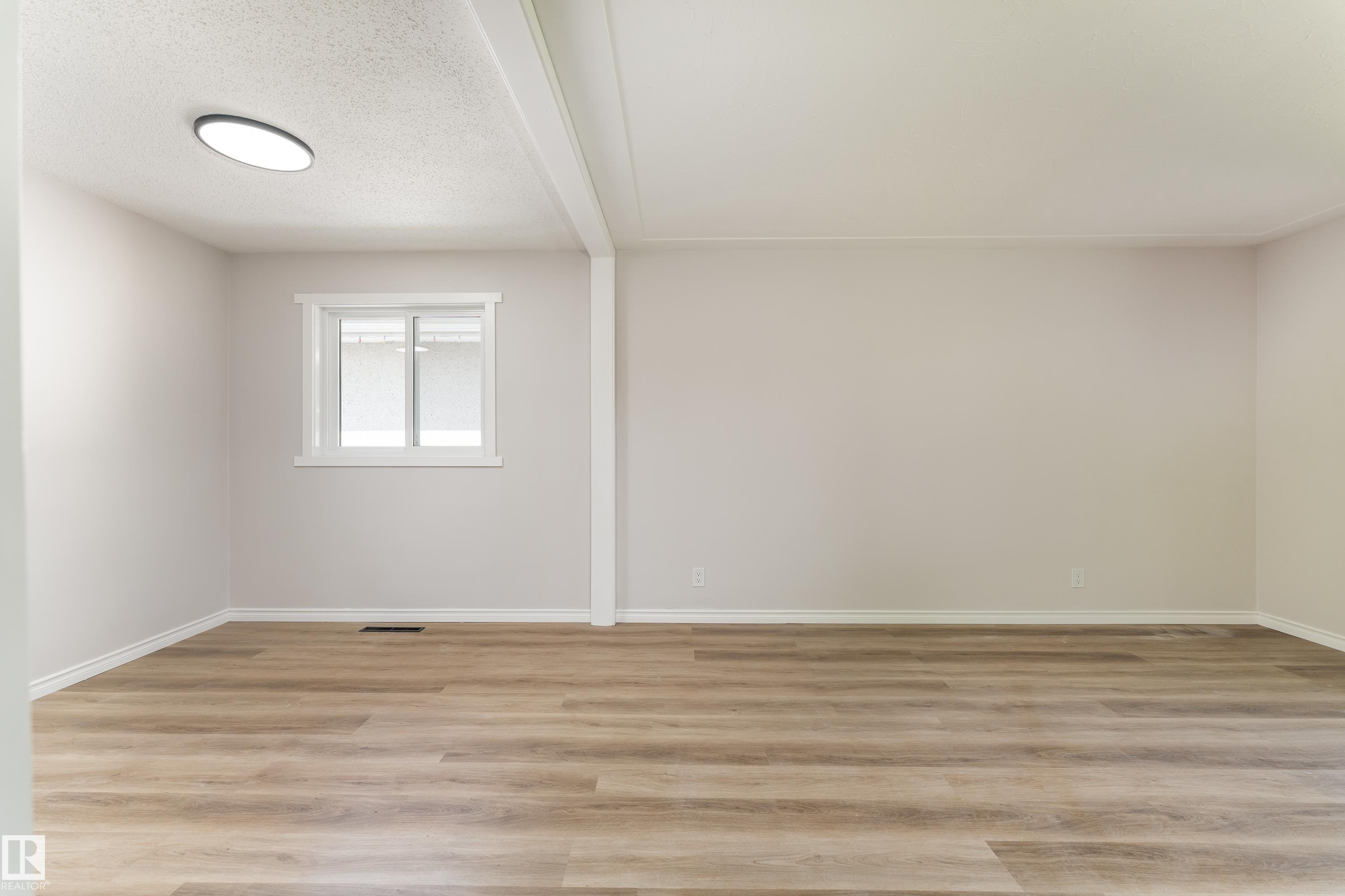 12224 55 Street NW, Newton, Edmonton