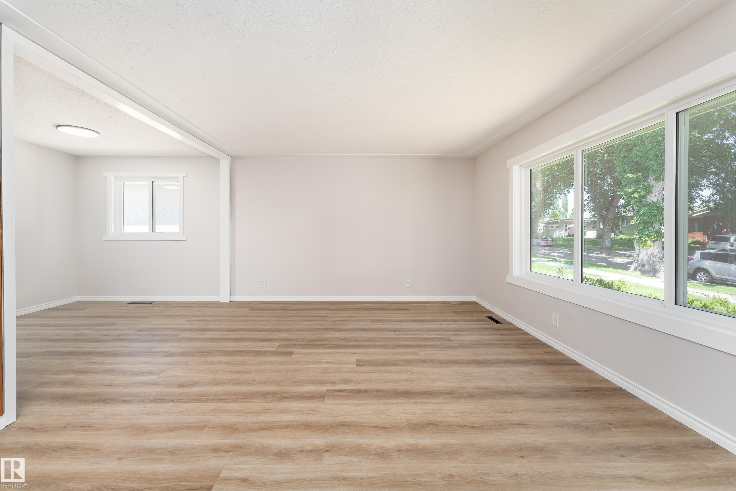Photo 7 at 12224 55 Street NW, Newton, Edmonton