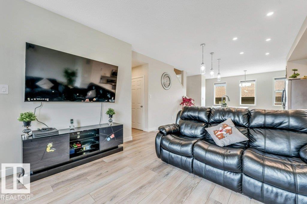 Photo 13 at 5315 22 Avenue SW, Walker, Edmonton