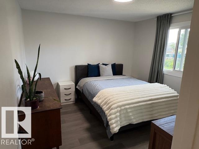 Photo 19 at 9520 150 Avenue NW, Evansdale, Edmonton