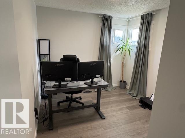 Photo 22 at 9520 150 Avenue NW, Evansdale, Edmonton
