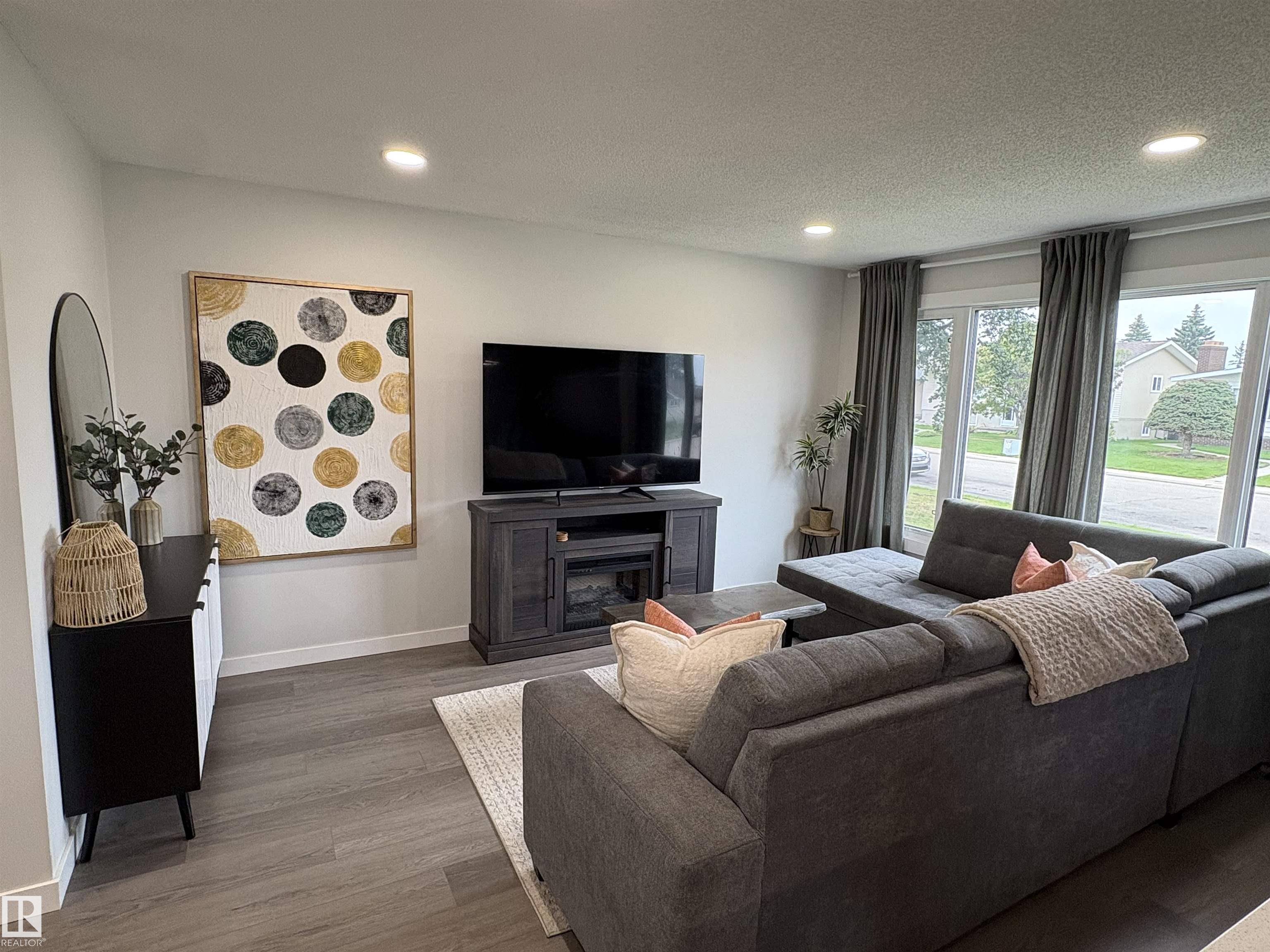 9520 150 Avenue NW, Evansdale, Edmonton