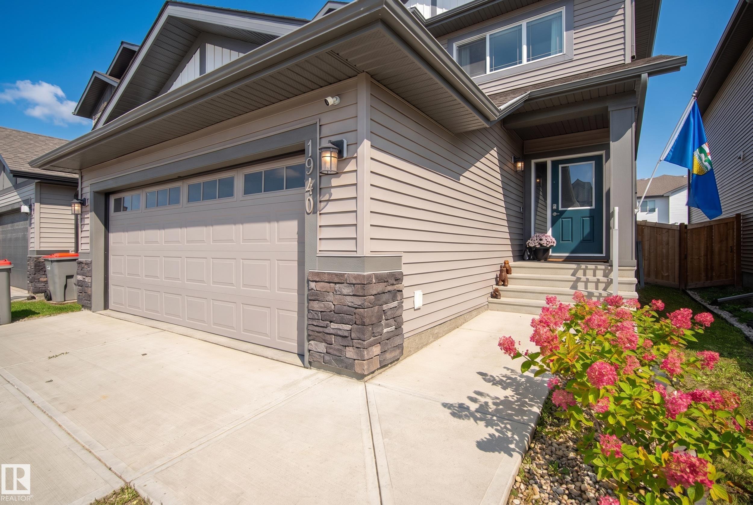 Listing photo thumbnail