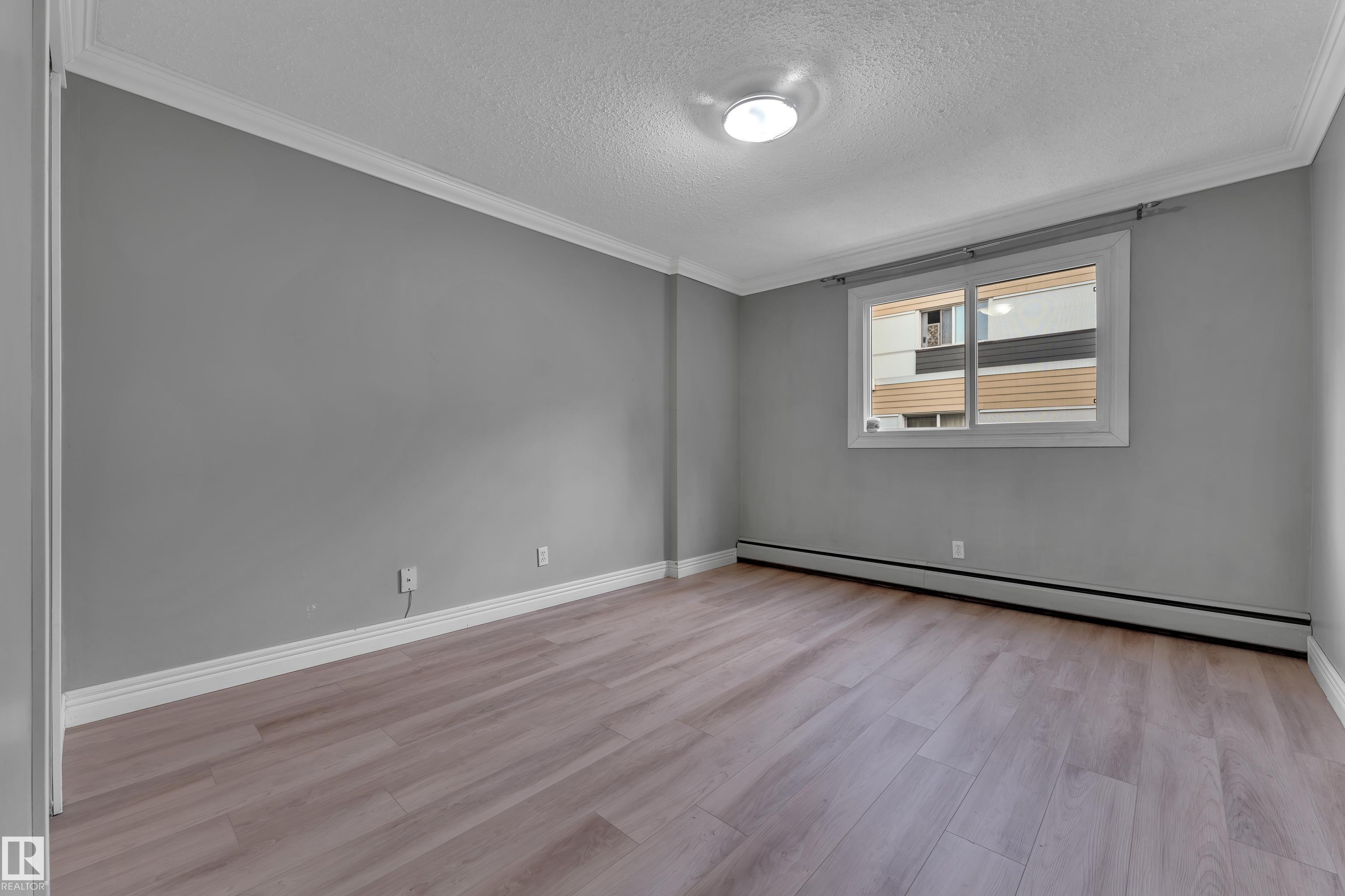 Photo 11 at 304 - 10165 113 Street NW, Wîhkwêntôwin, Edmonton