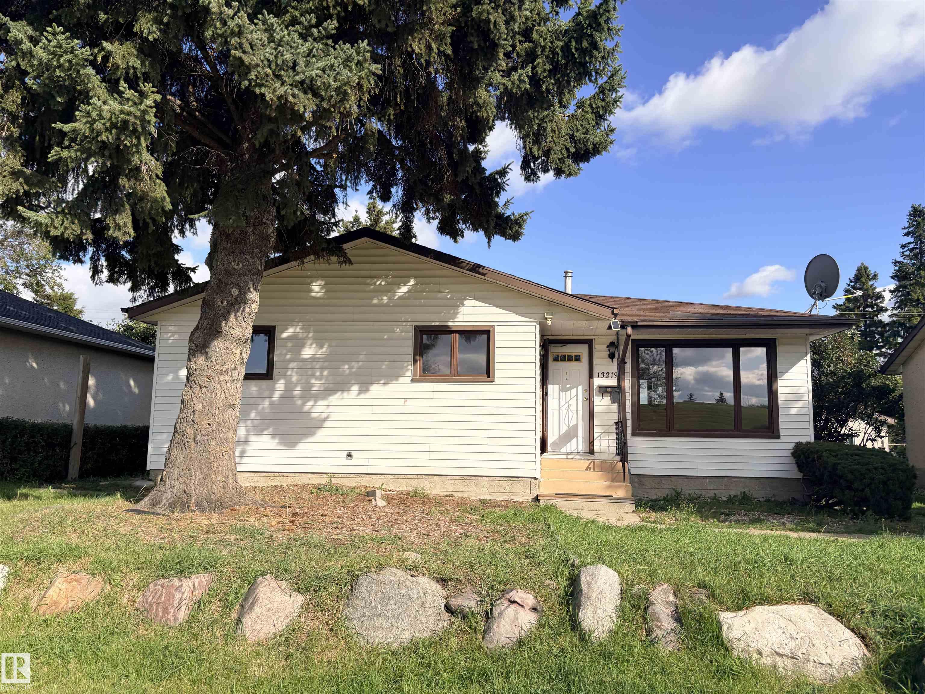 13219 107 Street NW, Rosslyn, Edmonton