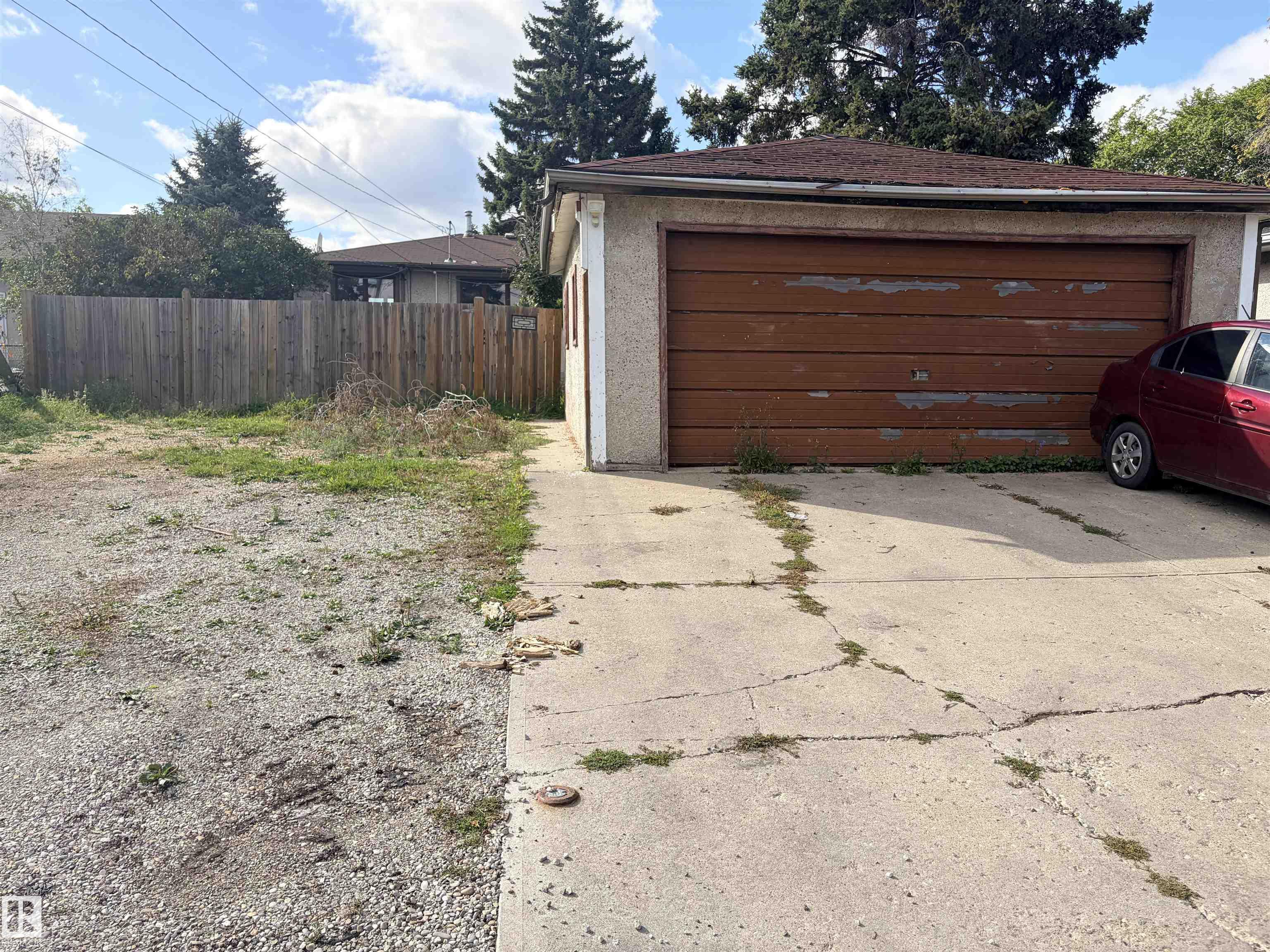 Photo 16 at 13219 107 Street NW, Rosslyn, Edmonton
