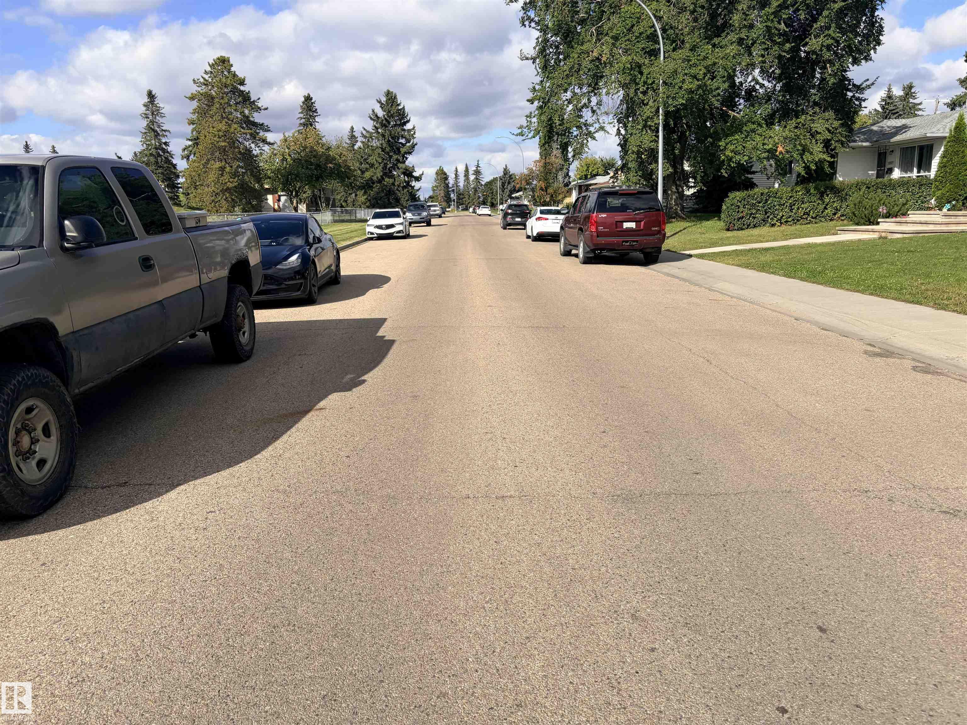 Photo 10 at 13219 107 Street NW, Rosslyn, Edmonton