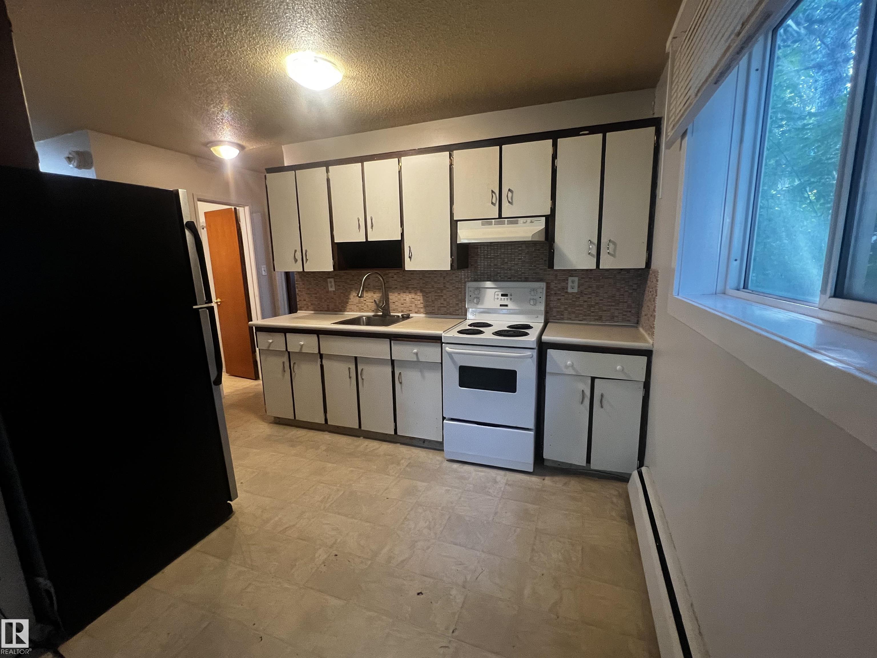 Photo 14 at 12719 118 Street NW, Calder, Edmonton