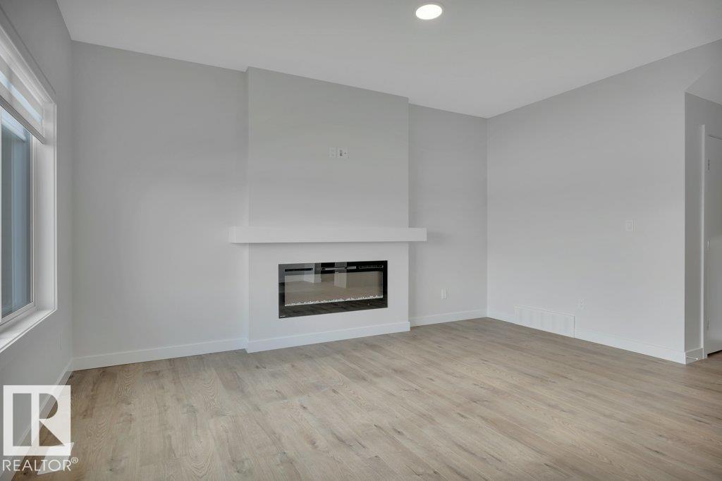 Photo 13 at 18643 19 Avenue NW, River's Edge, Edmonton