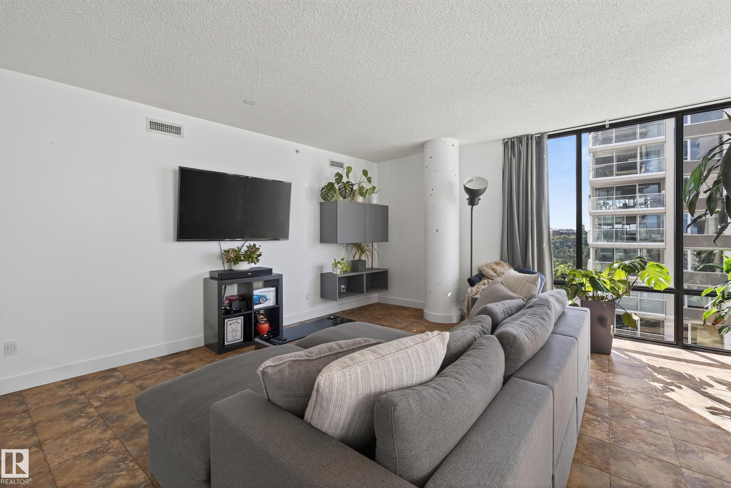 Photo 3 at 701 - 10028 119 Street NW, Wîhkwêntôwin, Edmonton