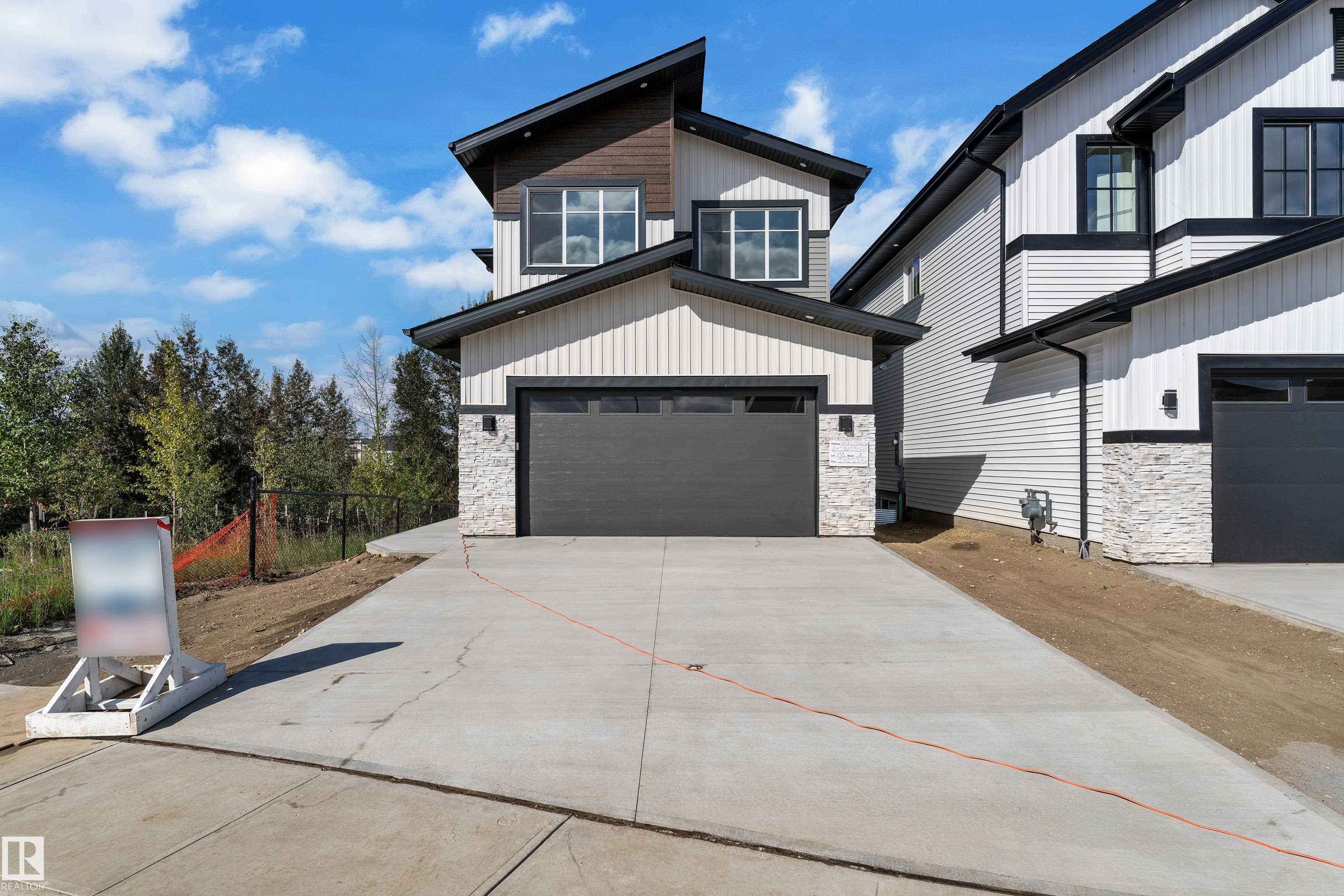 3136 7 Avenue SW, Alces, Edmonton 2