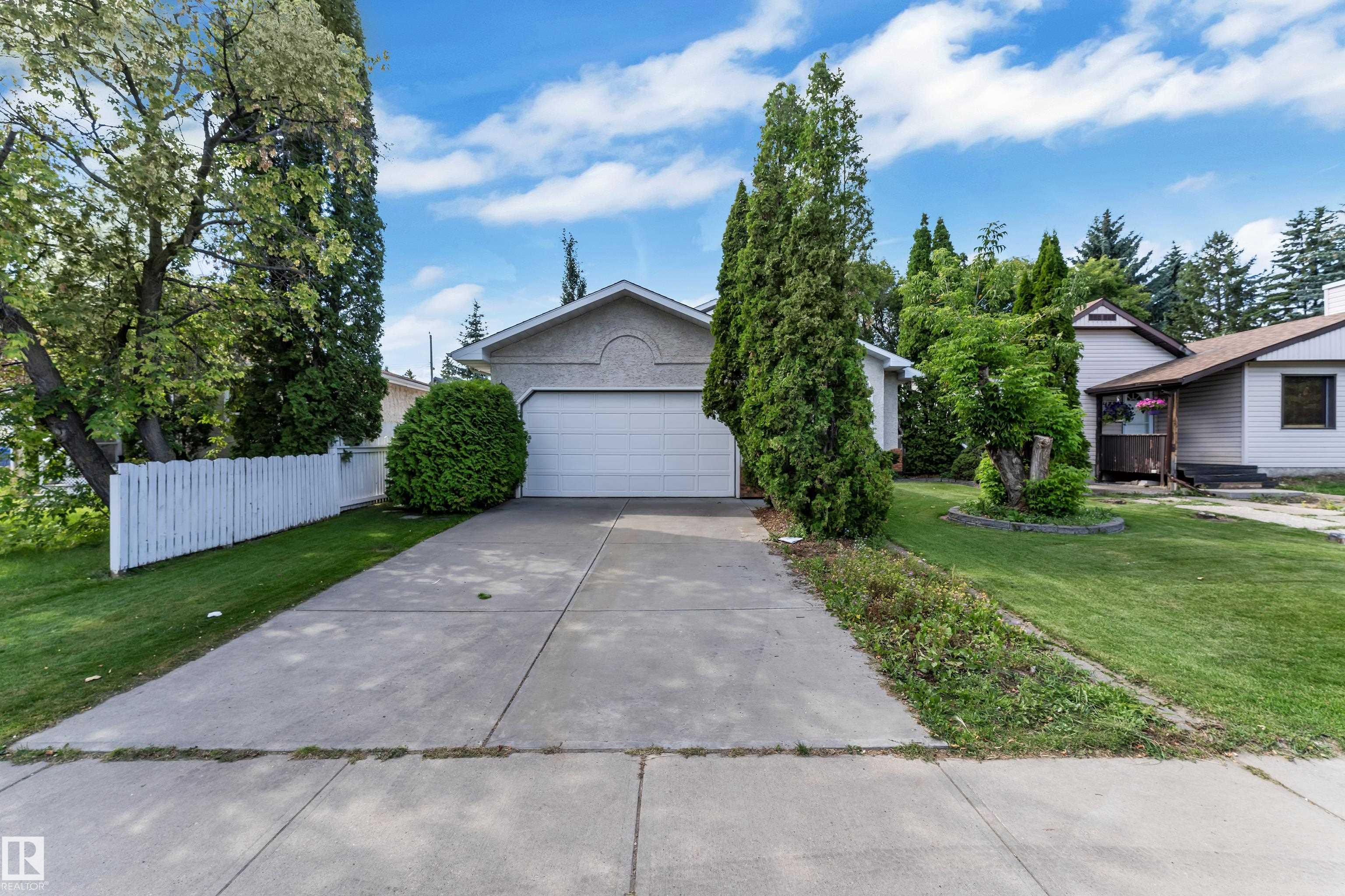 Photo 2 at 9722 157 Street NW, Glenwood, Edmonton
