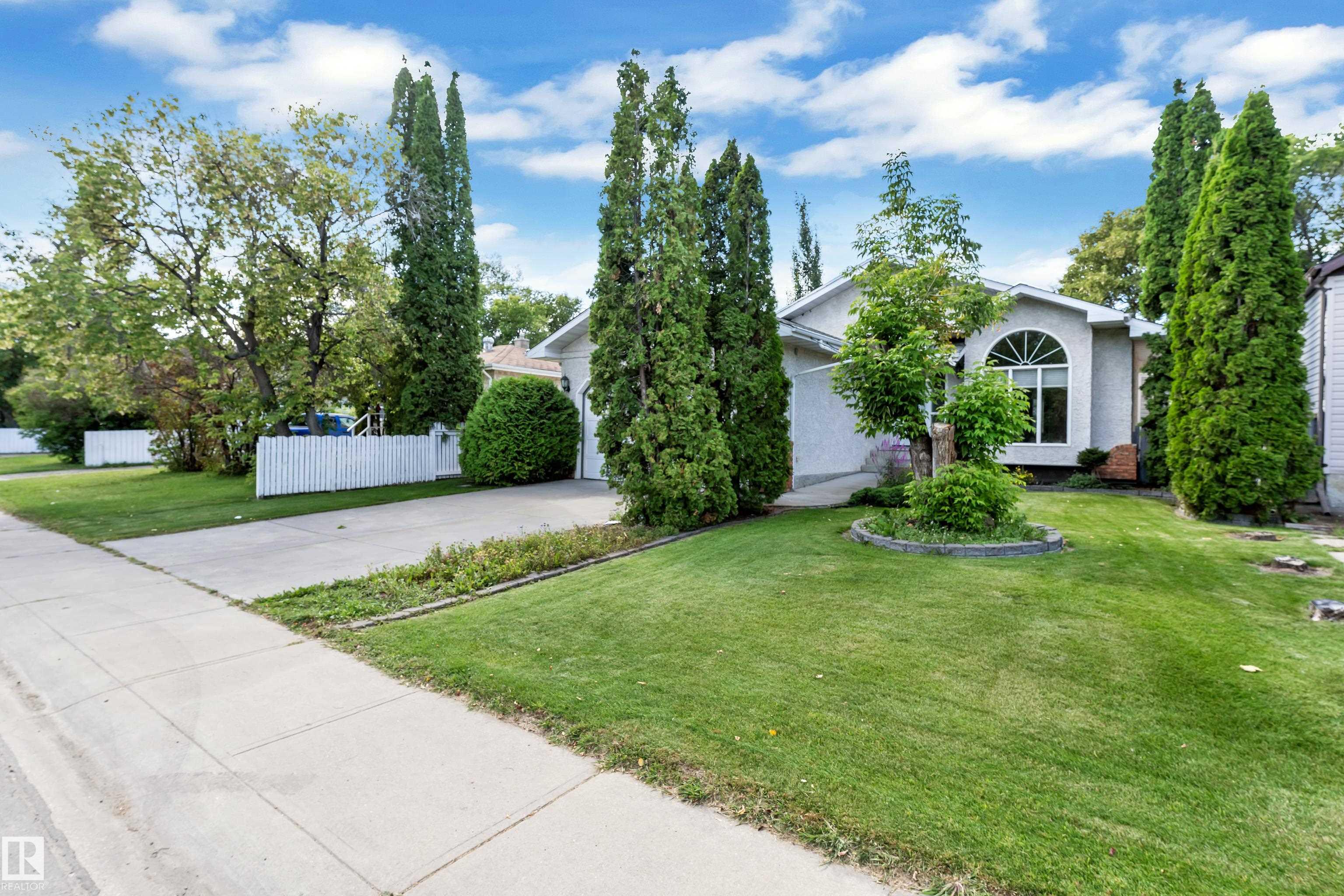 Photo 3 at 9722 157 Street NW, Glenwood, Edmonton