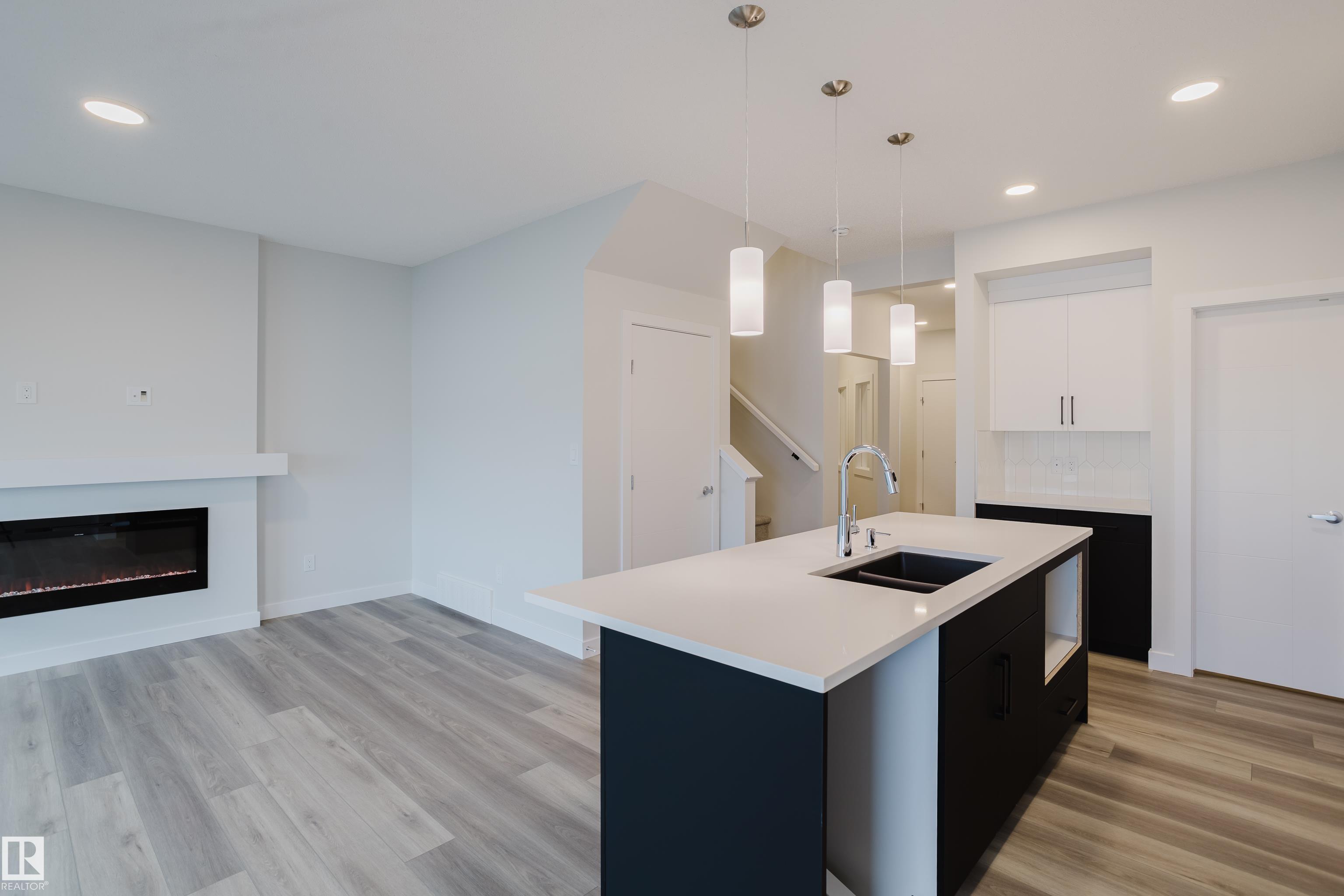 Photo 13 at 18647 19 Avenue NW, River's Edge, Edmonton