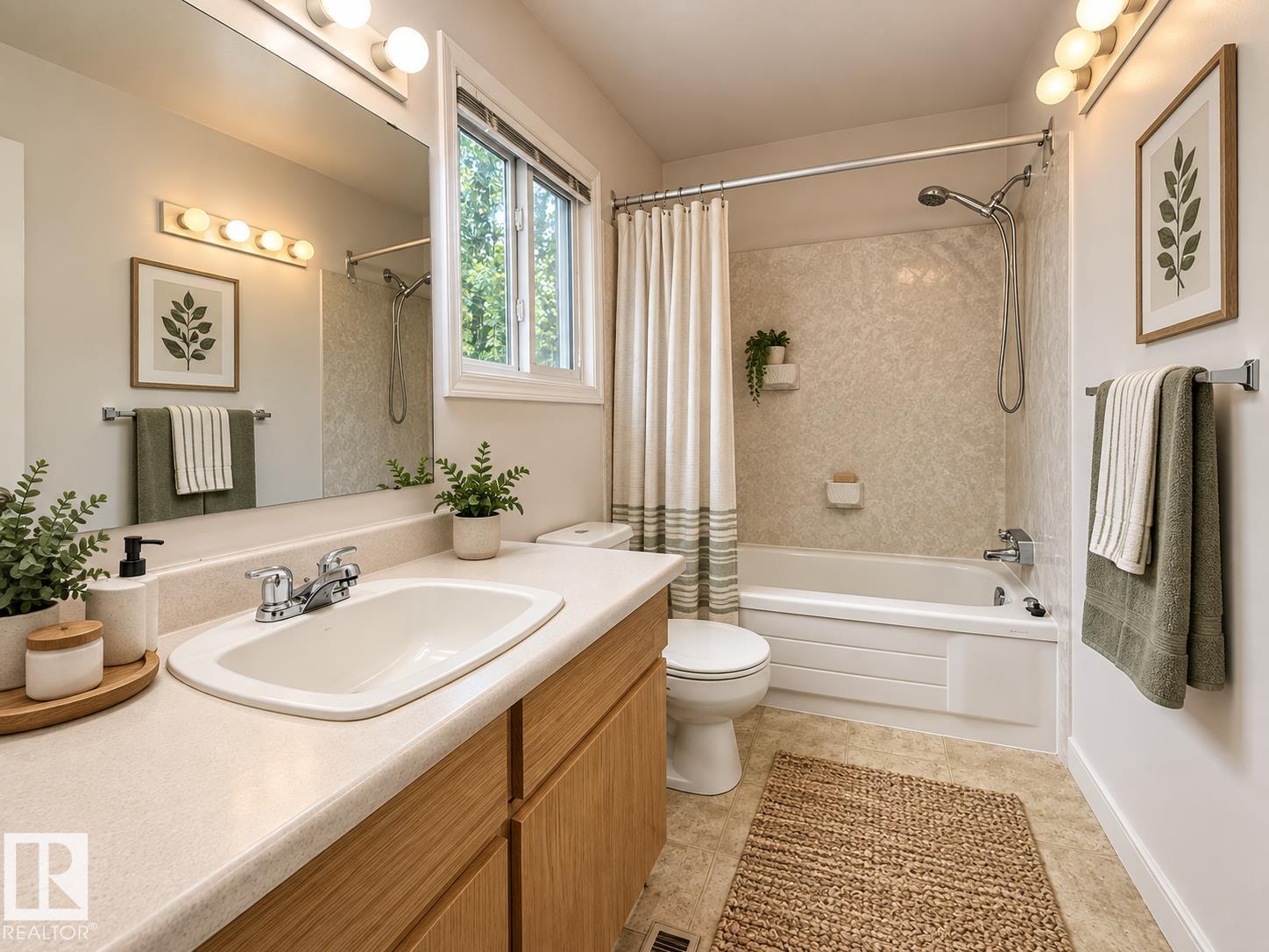 Photo 15 at 3526 42 Street NW, Minchau, Edmonton