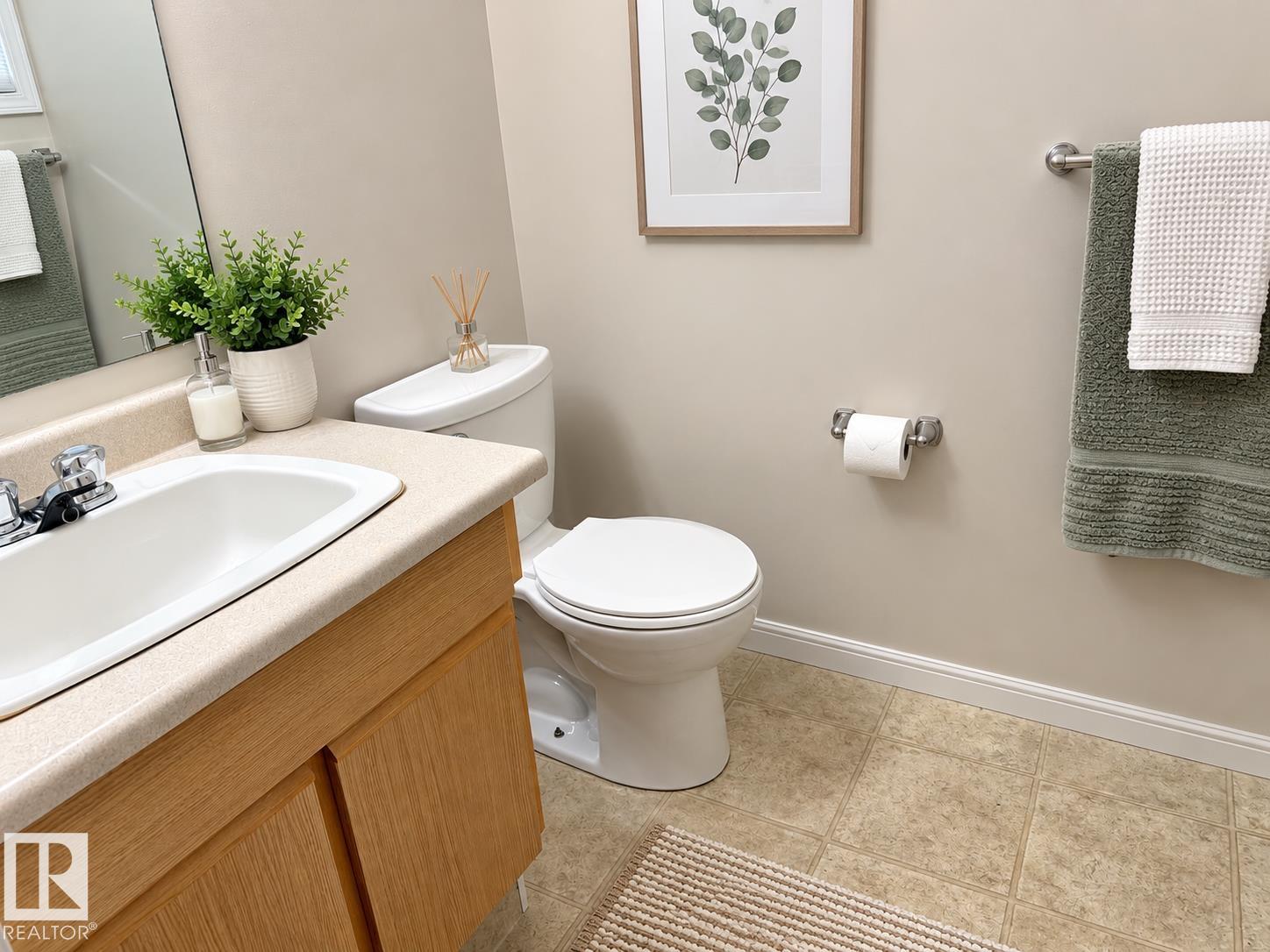 Photo 4 at 3526 42 Street NW, Minchau, Edmonton
