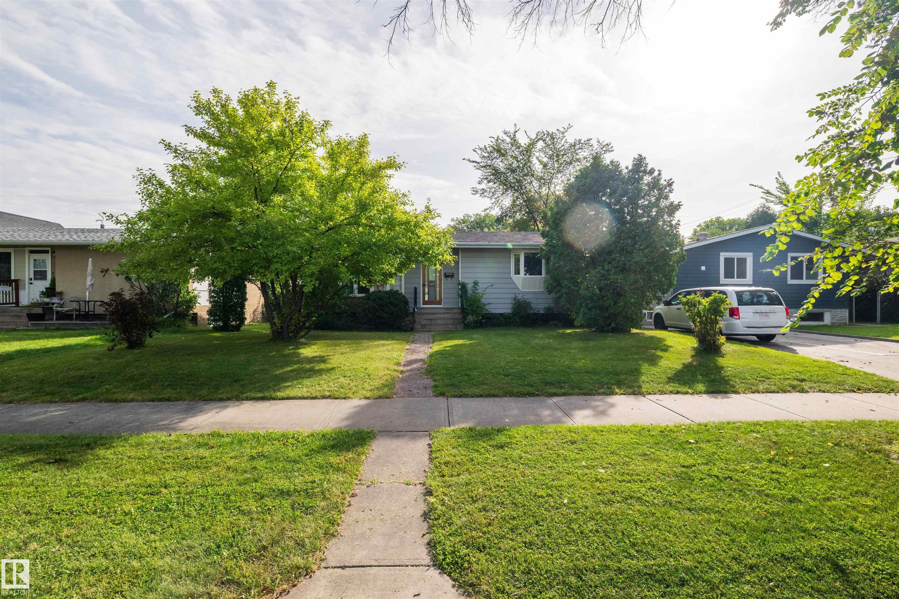 Listing photo thumbnail