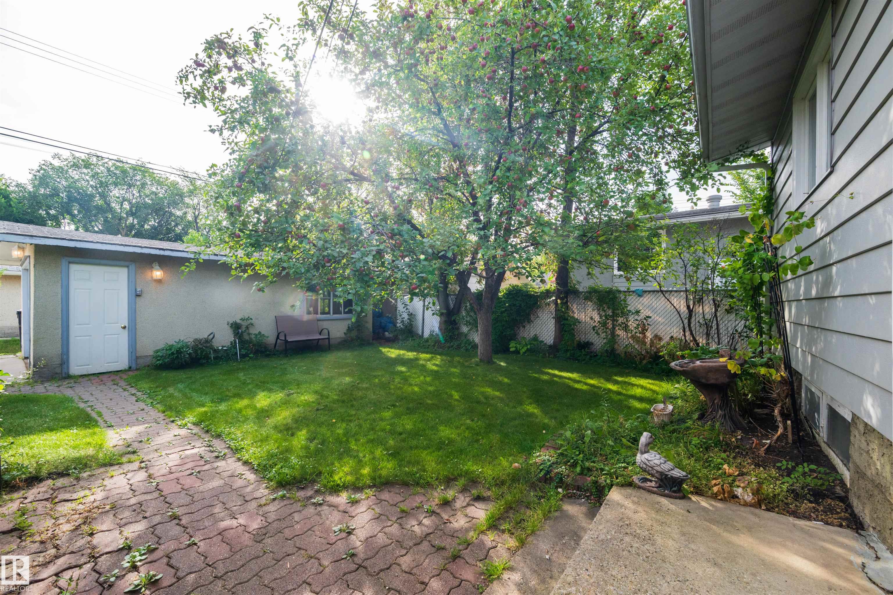 Listing photo thumbnail