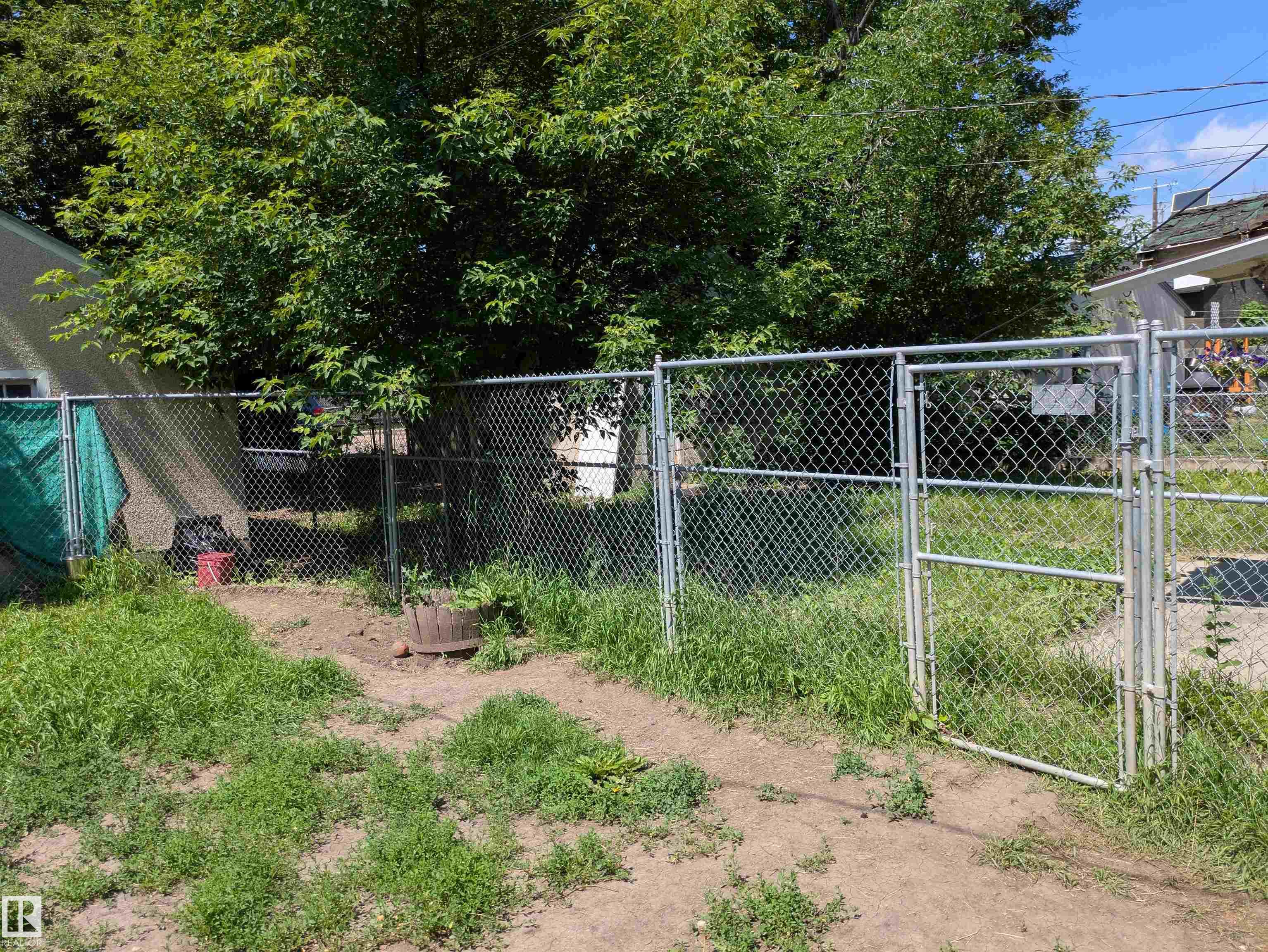Photo 15 at 11412 85 Street NW, Parkdale, Edmonton