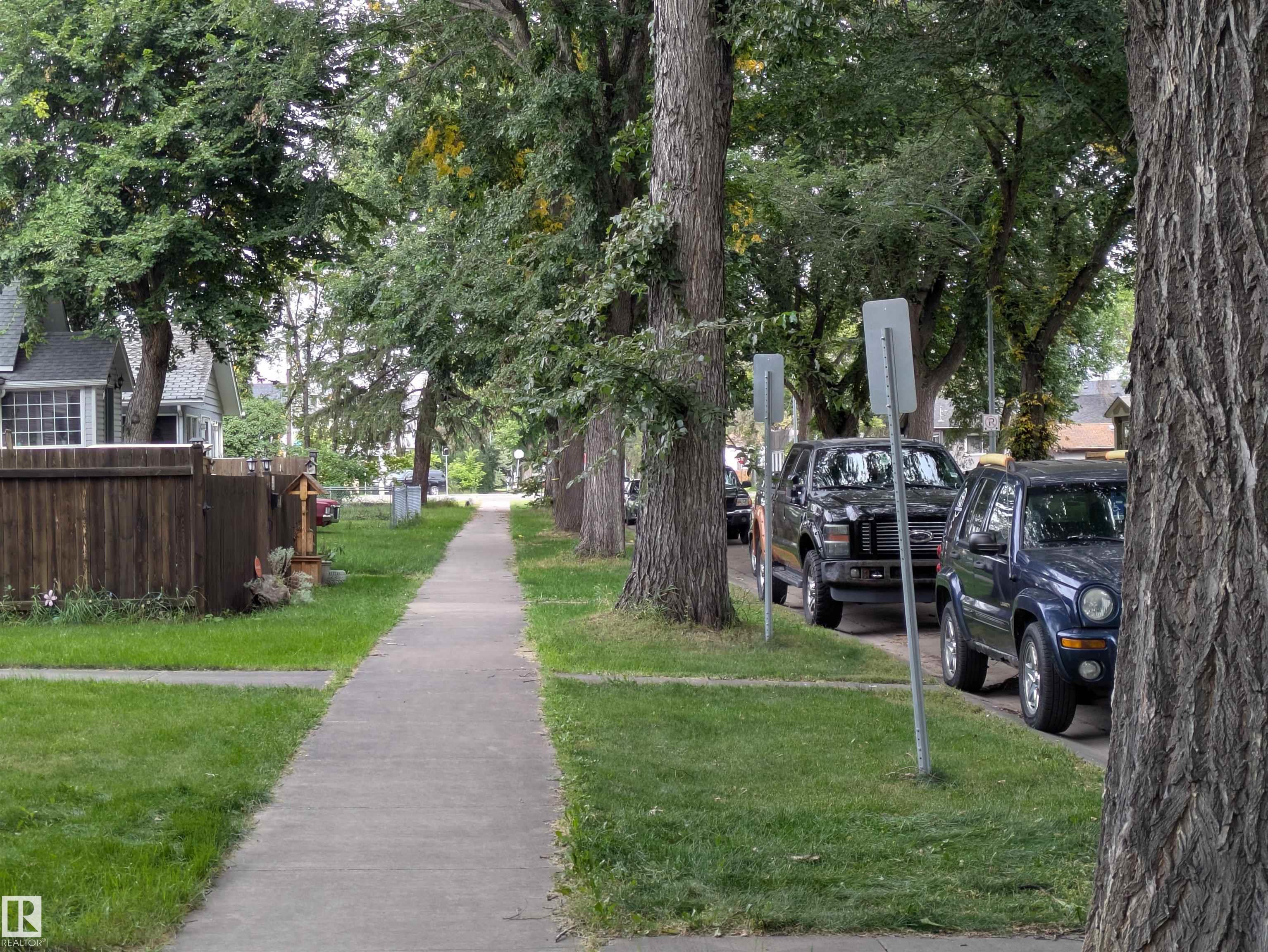 Photo 17 at 11412 85 Street NW, Parkdale, Edmonton