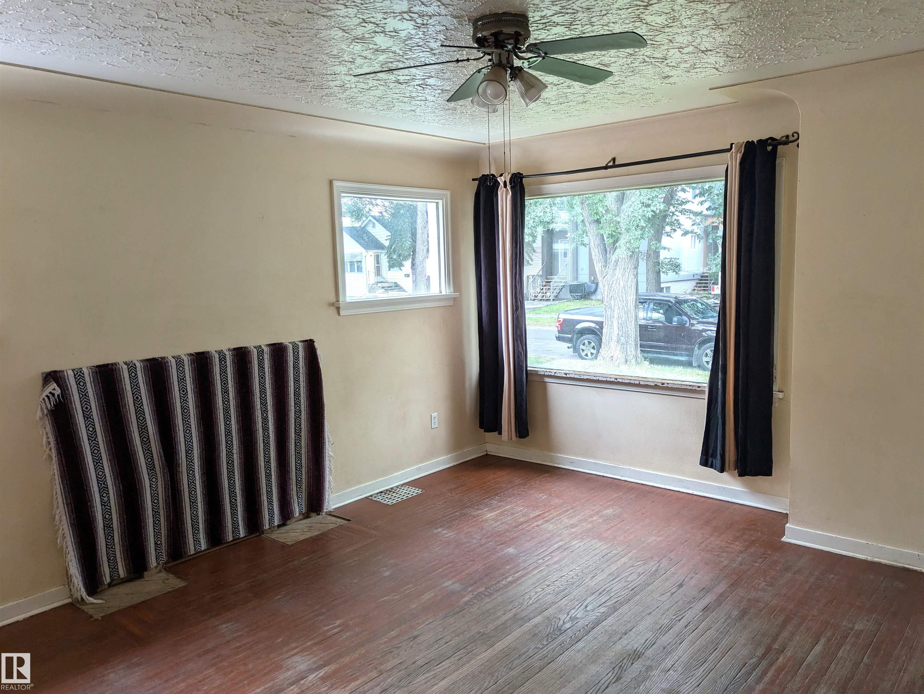 Photo 3 at 11412 85 Street NW, Parkdale, Edmonton