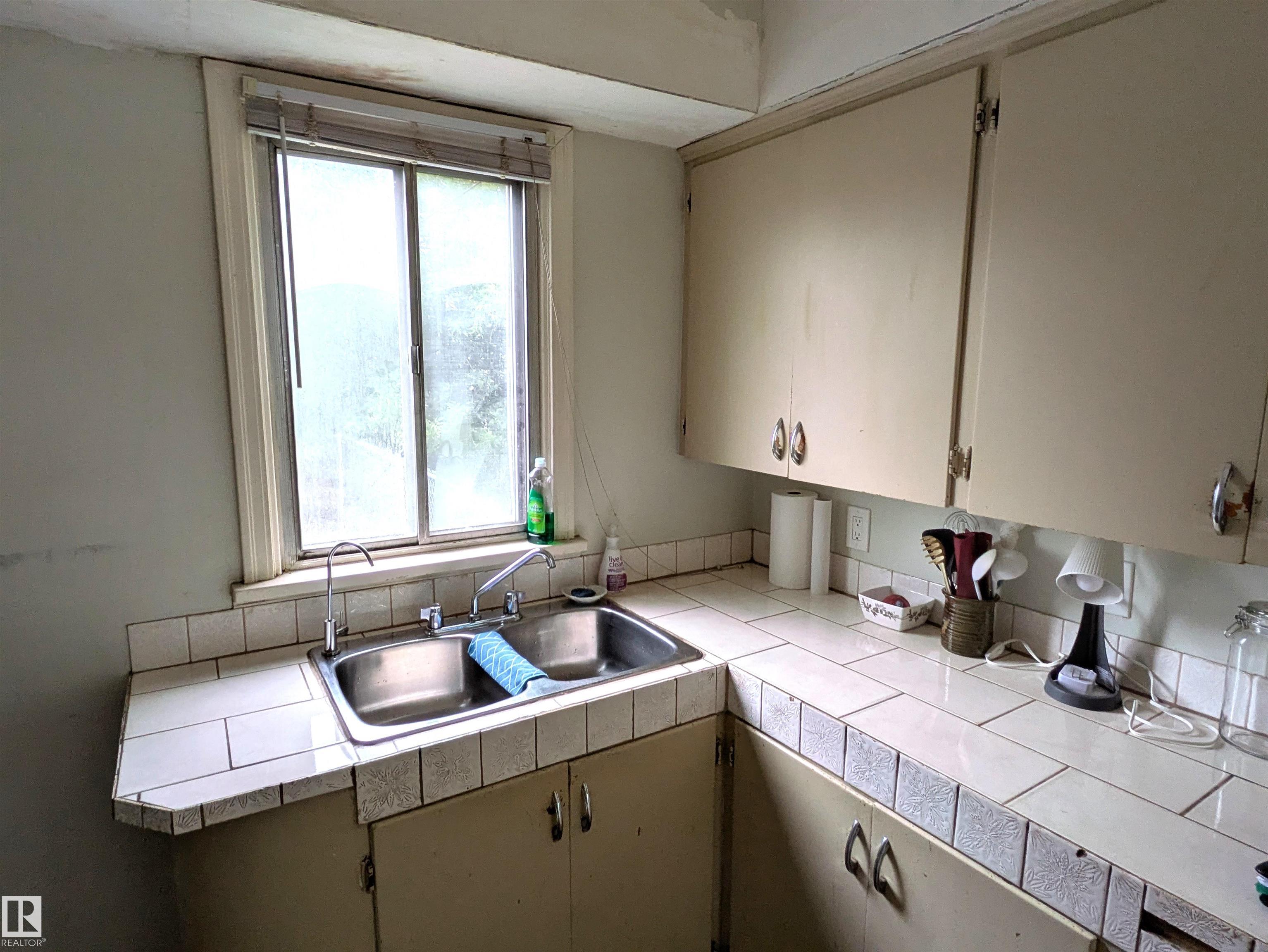 Photo 6 at 11412 85 Street NW, Parkdale, Edmonton