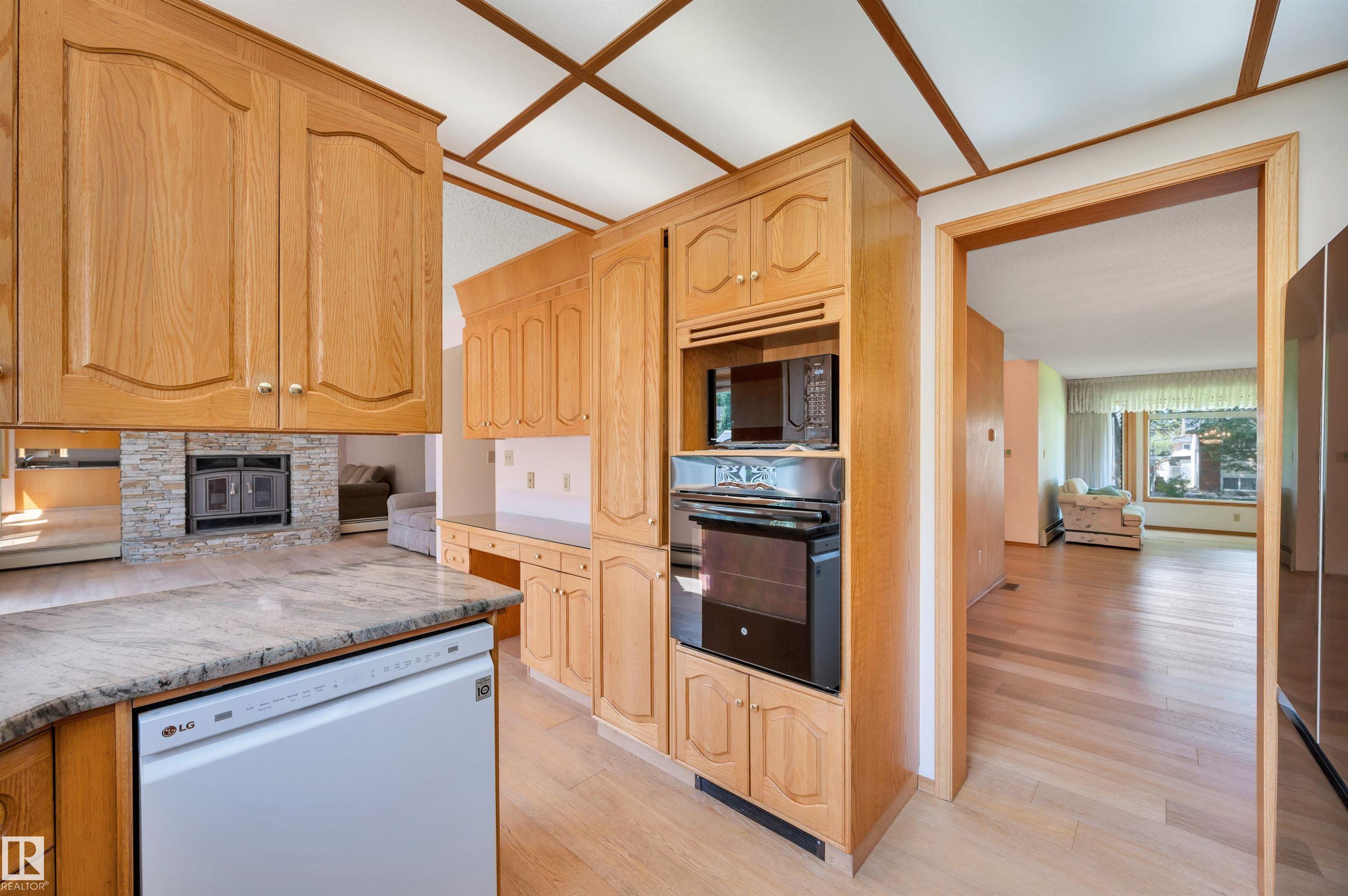 Photo 15 at 10155 74 Street NW, Terrace Heights, Edmonton