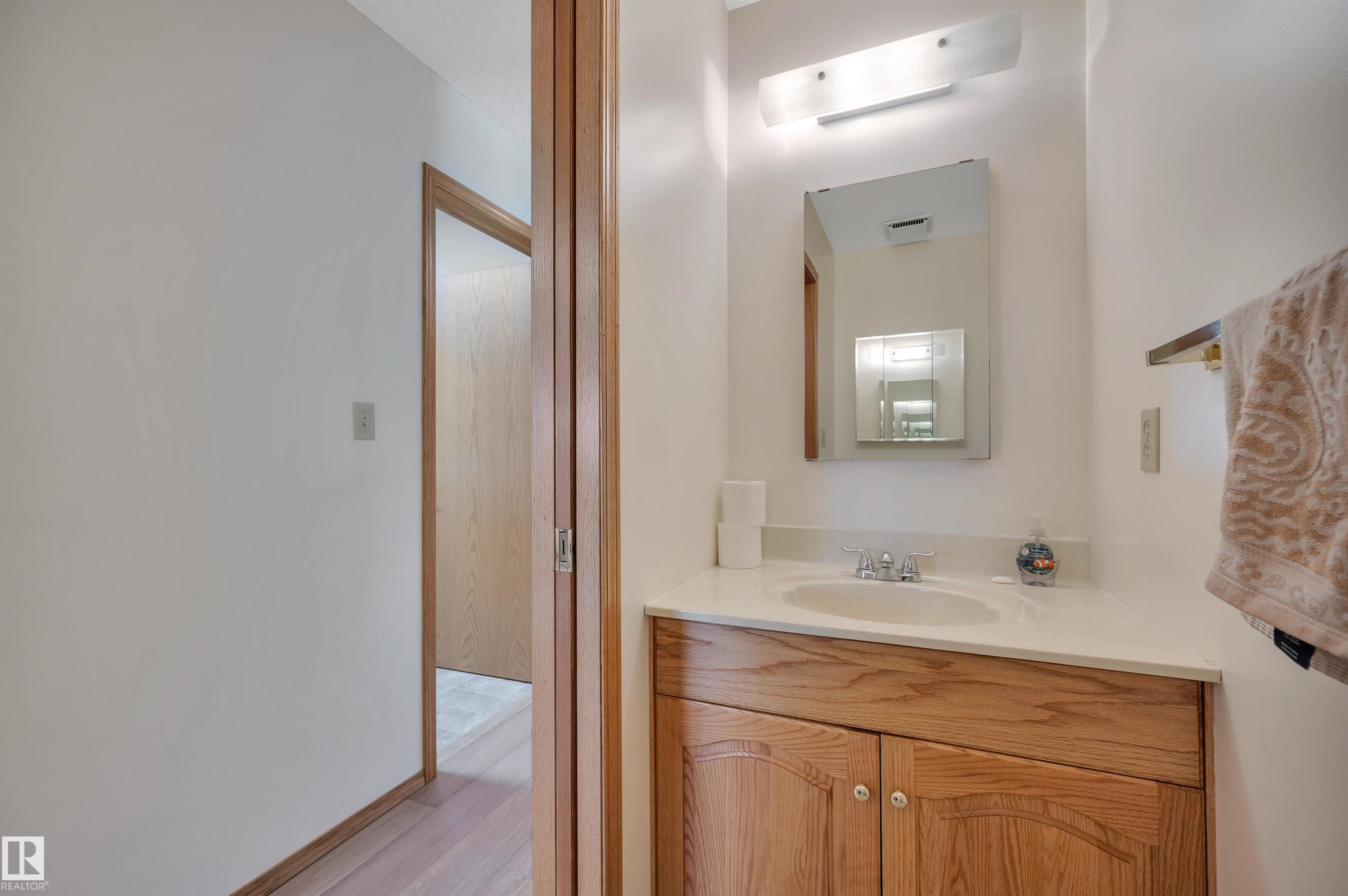 Photo 25 at 10155 74 Street NW, Terrace Heights, Edmonton