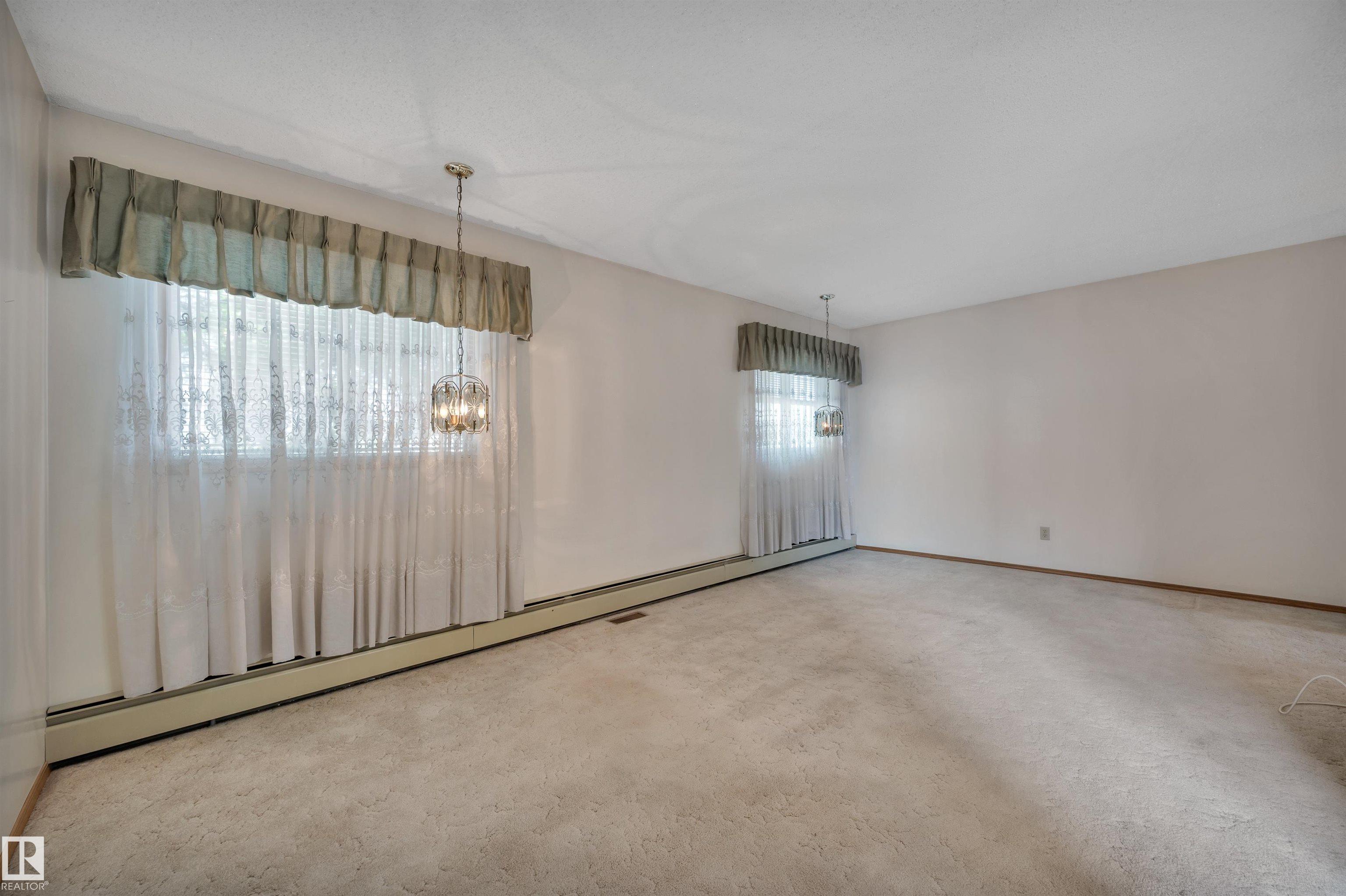 Photo 30 at 10155 74 Street NW, Terrace Heights, Edmonton
