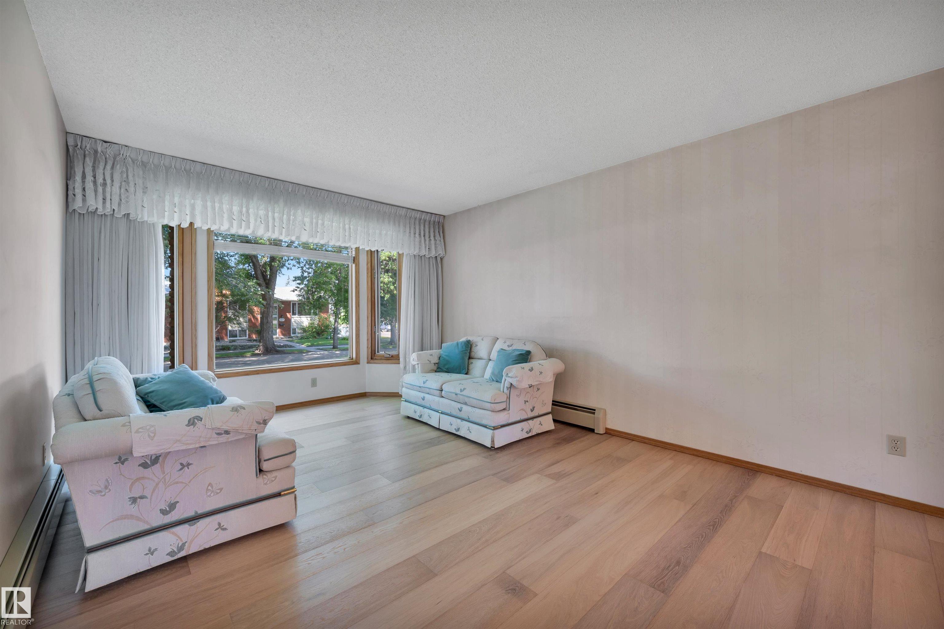 Photo 6 at 10155 74 Street NW, Terrace Heights, Edmonton