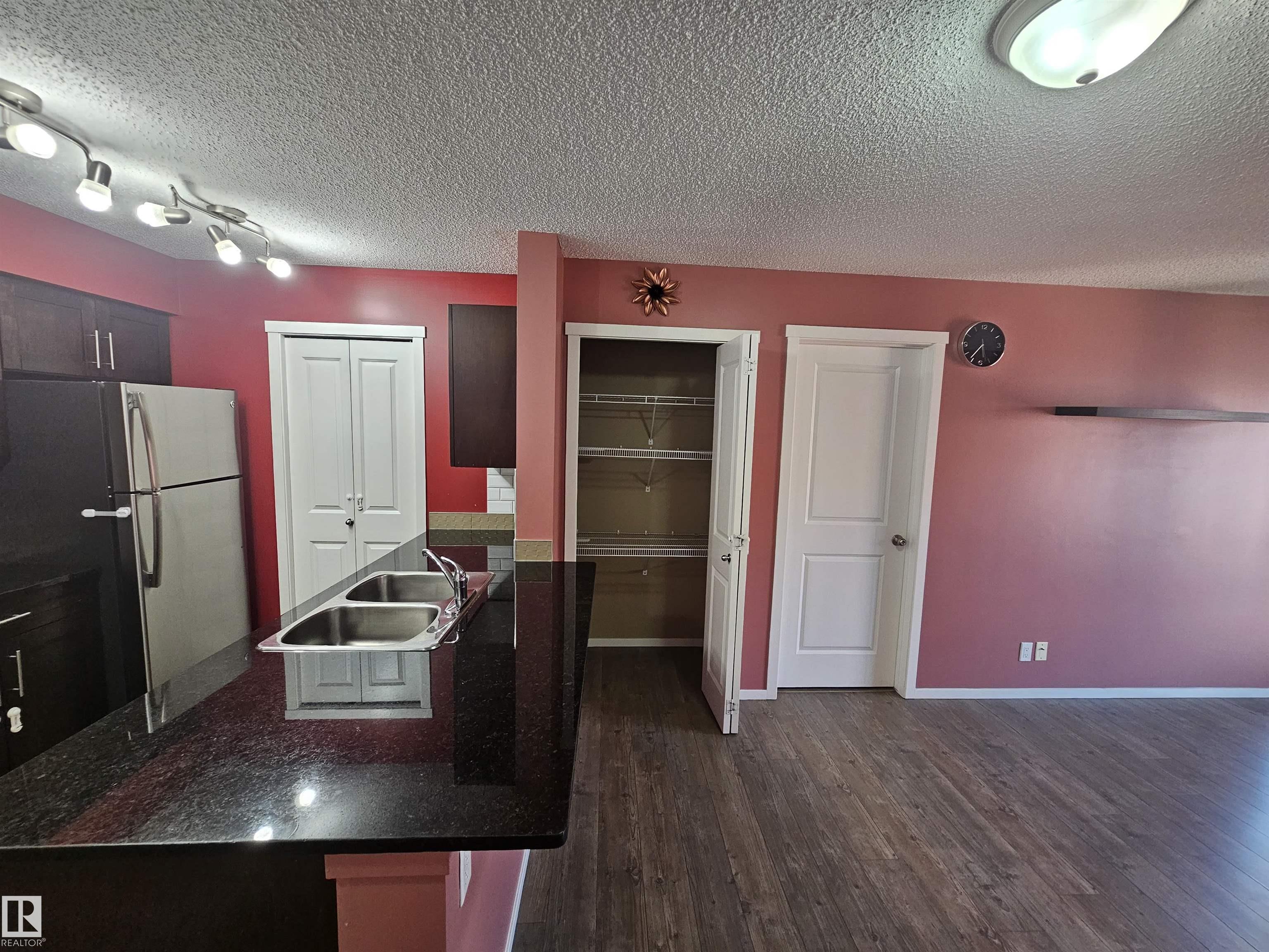 Photo 6 at 421 - 5816 Mullen Place NW, MacTaggart, Edmonton
