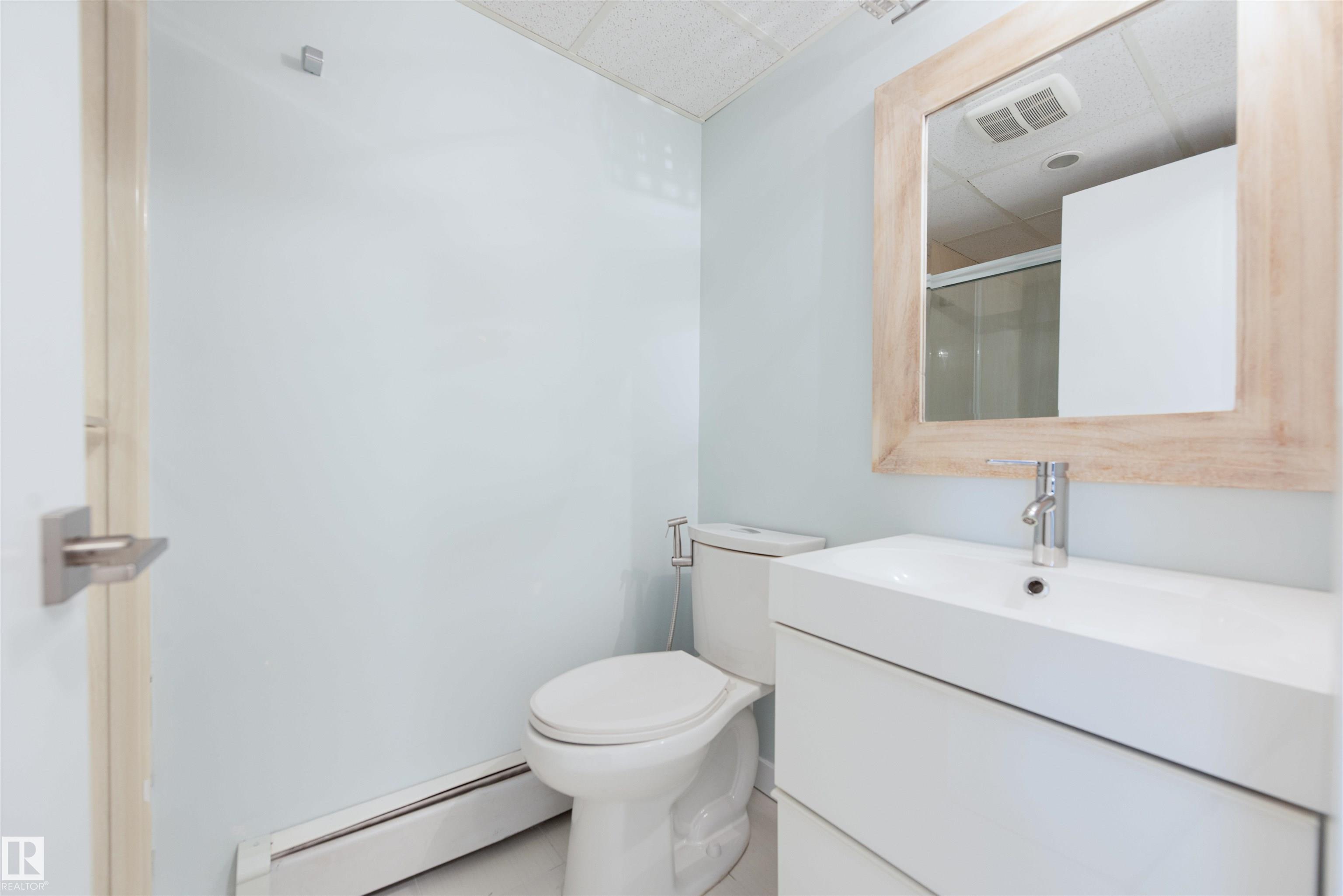 Photo 12 at 1 - 10032 113 Street NW, Wîhkwêntôwin, Edmonton