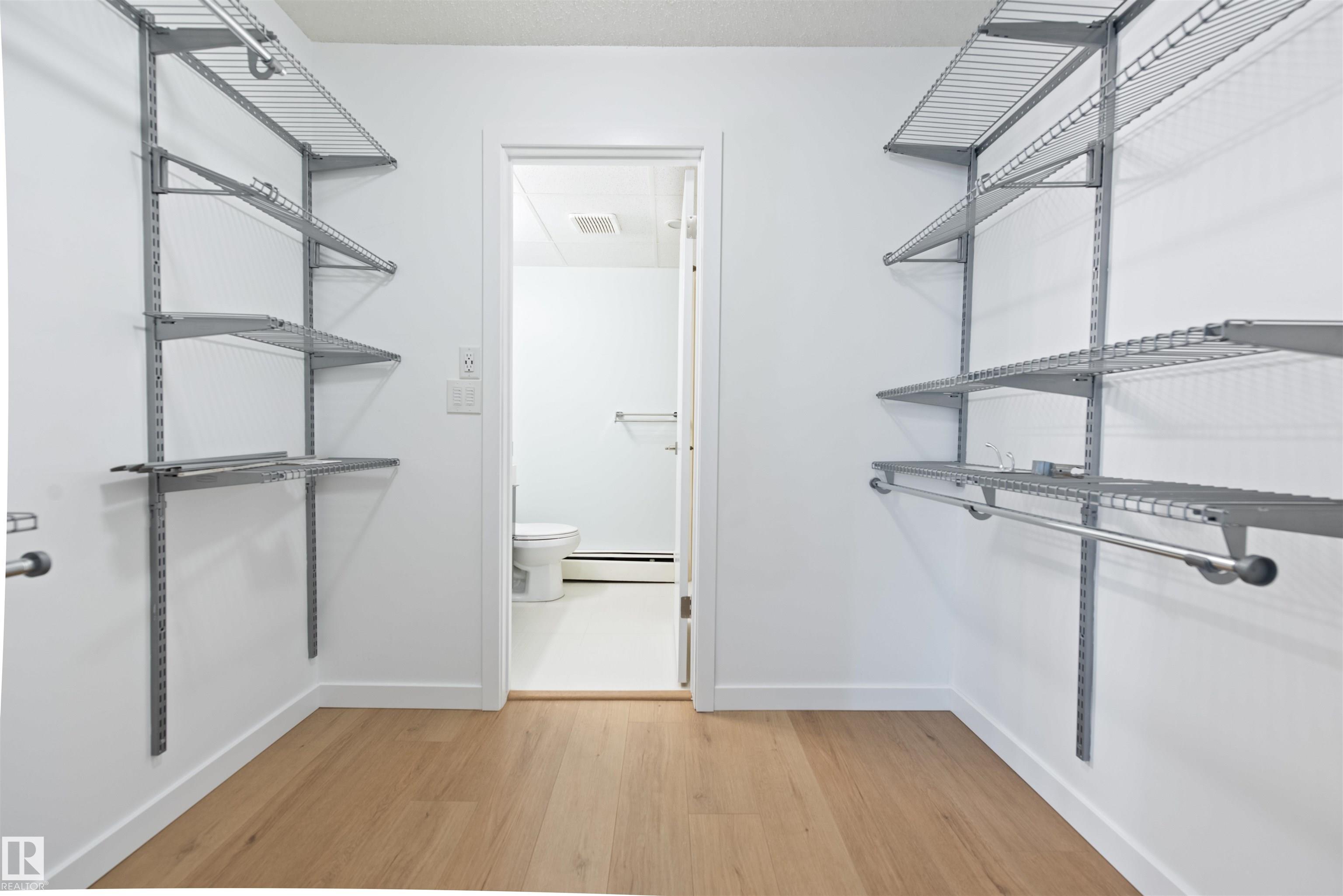 Photo 16 at 1 - 10032 113 Street NW, Wîhkwêntôwin, Edmonton