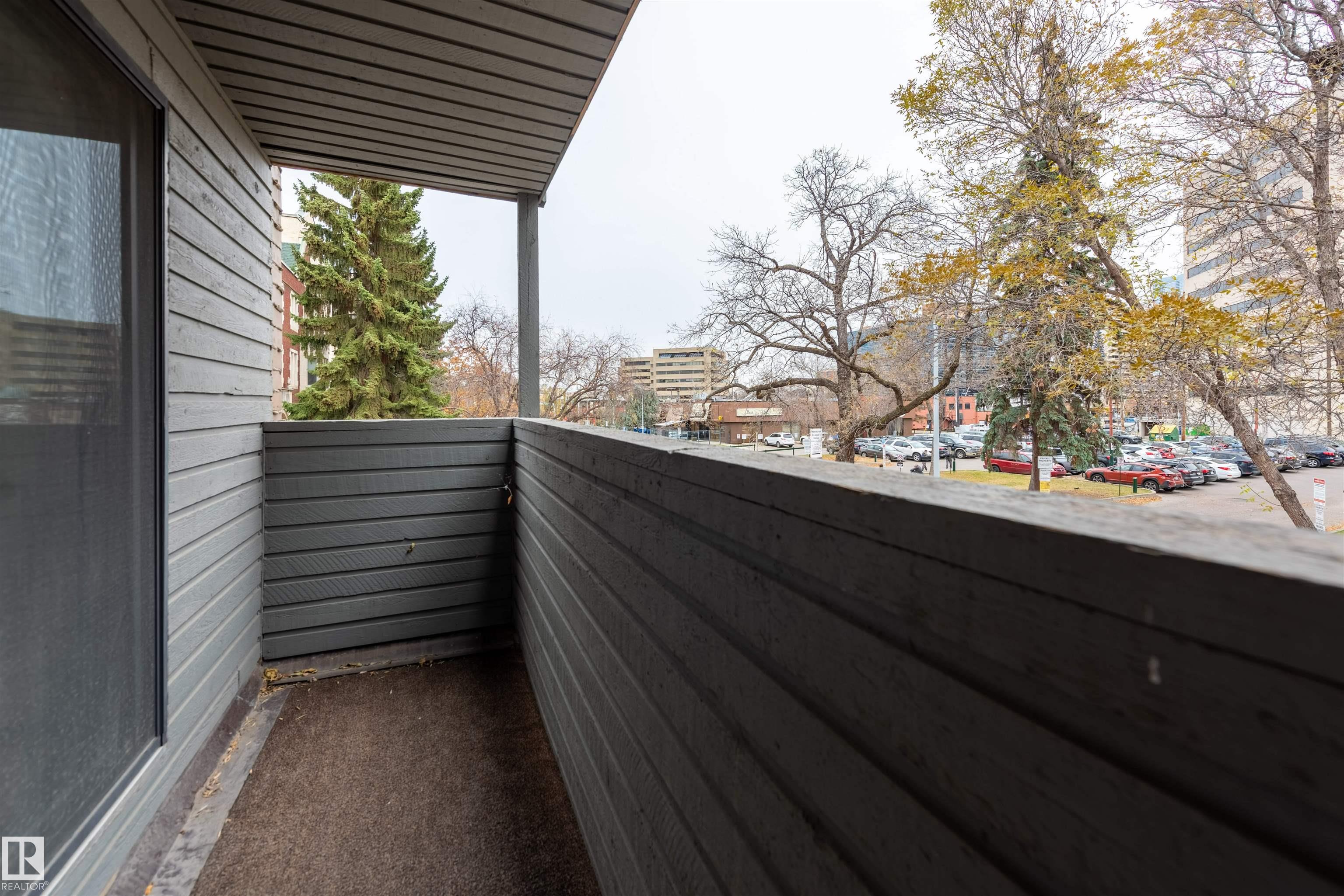 Photo 20 at 1 - 10032 113 Street NW, Wîhkwêntôwin, Edmonton