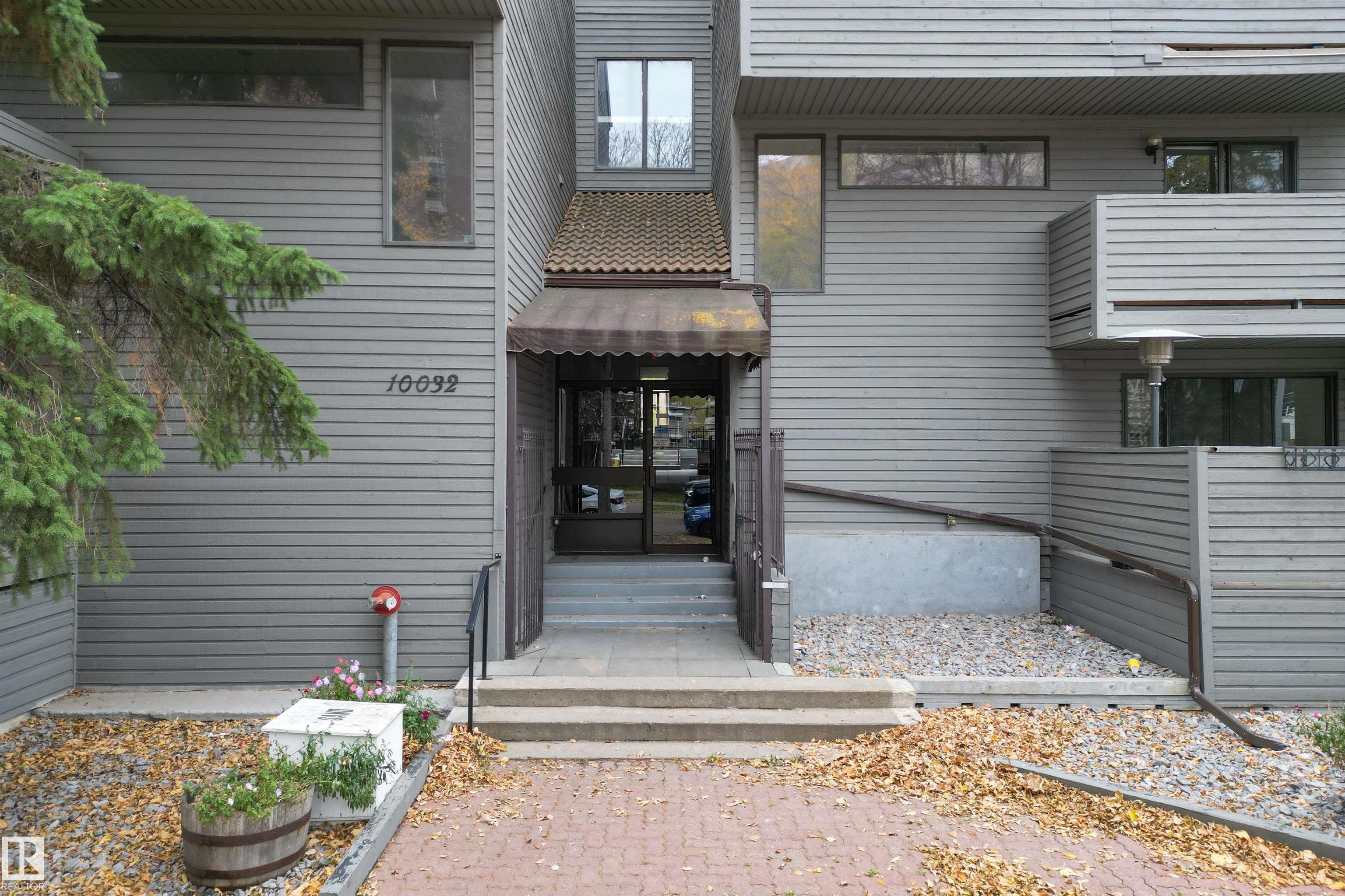 Photo 22 at 1 - 10032 113 Street NW, Wîhkwêntôwin, Edmonton