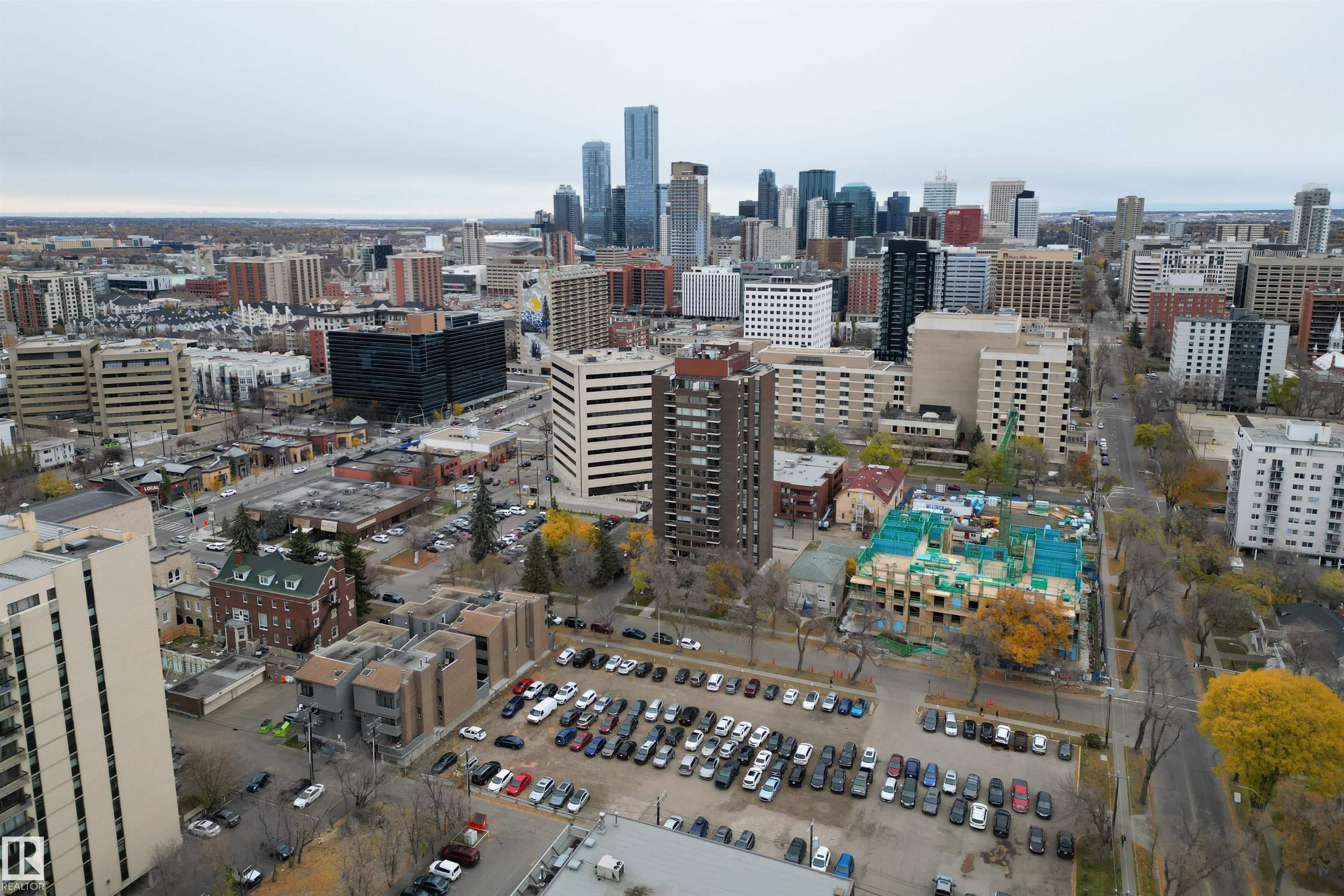 Photo 23 at 1 - 10032 113 Street NW, Wîhkwêntôwin, Edmonton