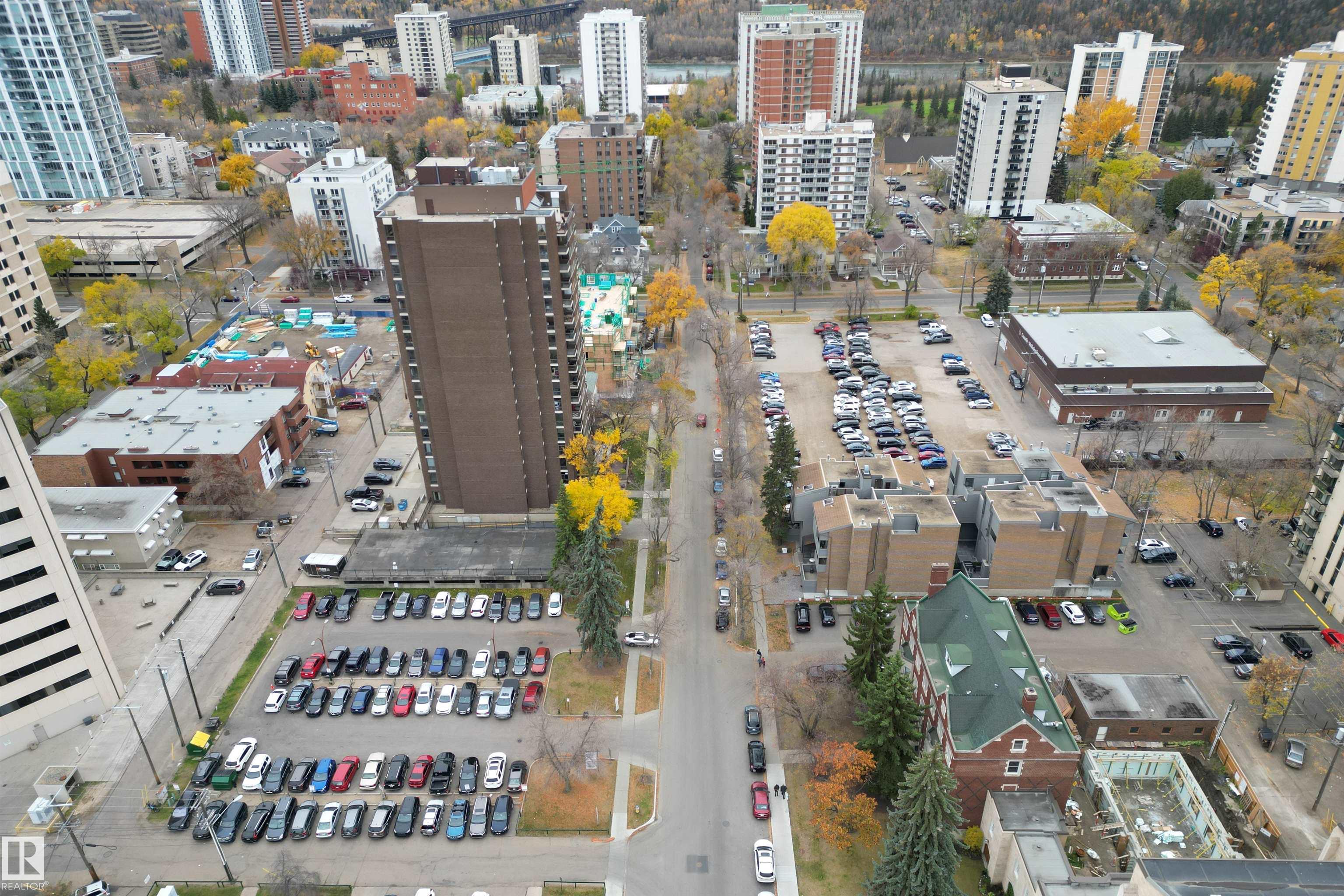 Photo 25 at 1 - 10032 113 Street NW, Wîhkwêntôwin, Edmonton