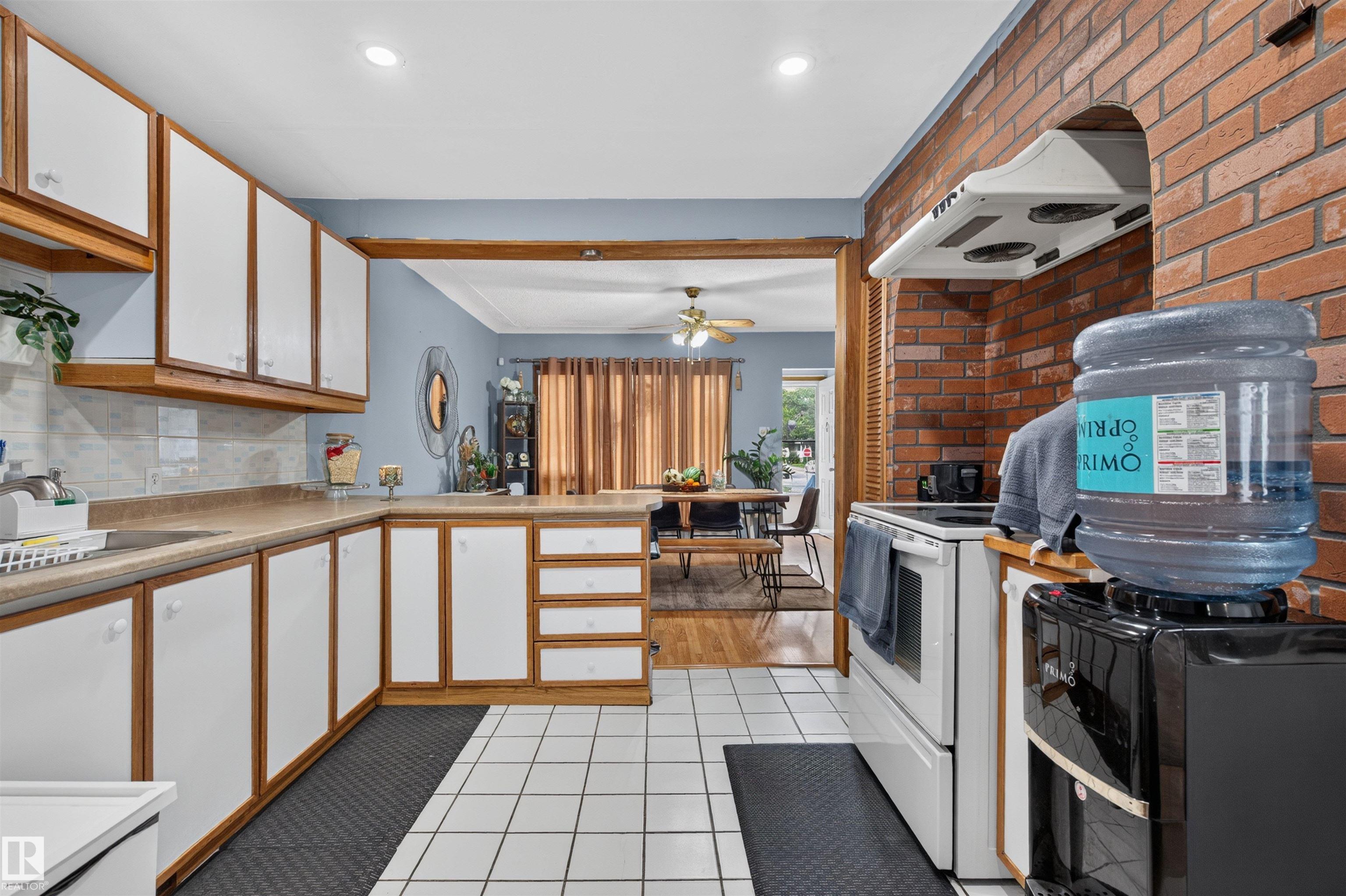 Photo 13 at 11549 82 Street NW, Parkdale, Edmonton