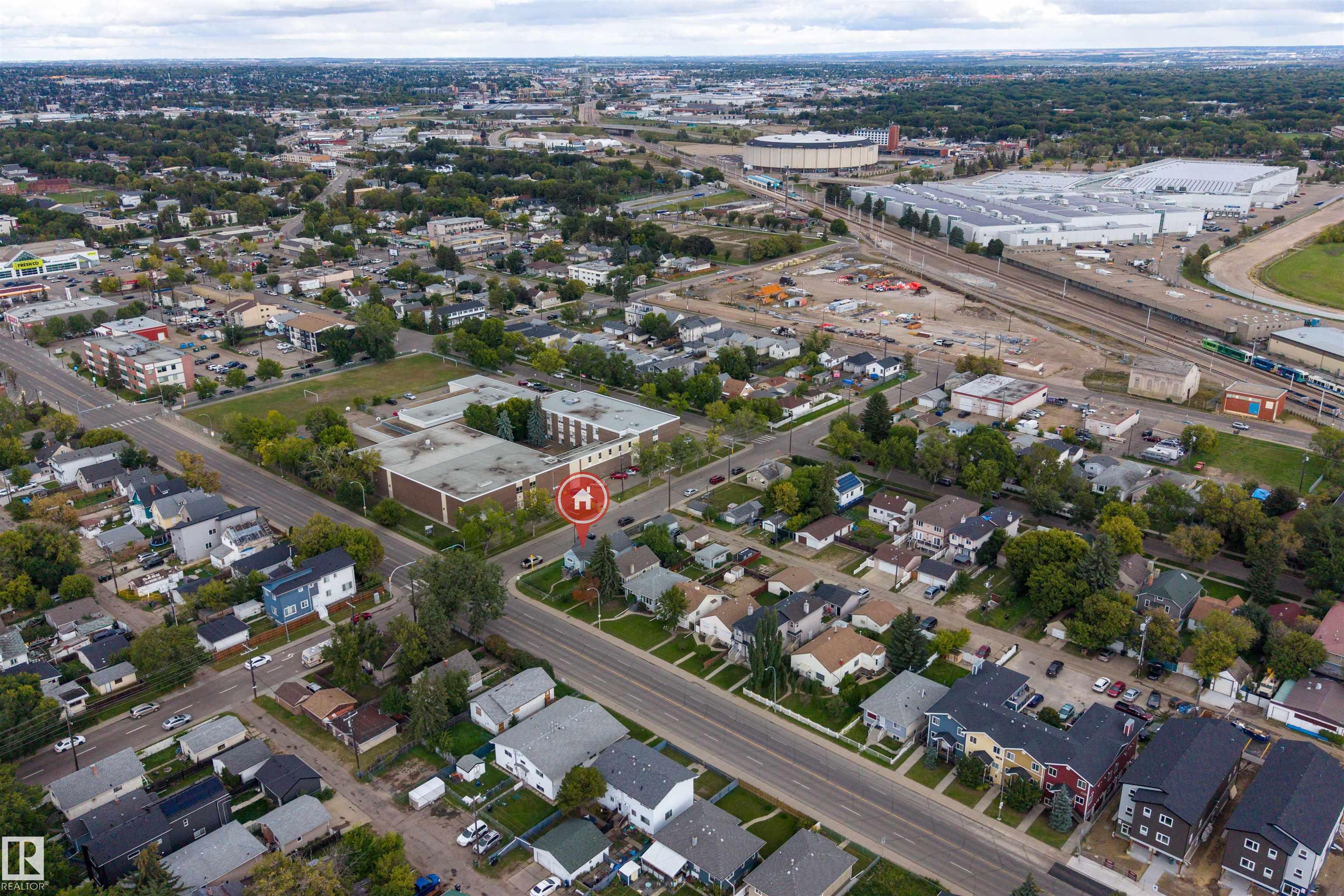 Photo 35 at 11549 82 Street NW, Parkdale, Edmonton