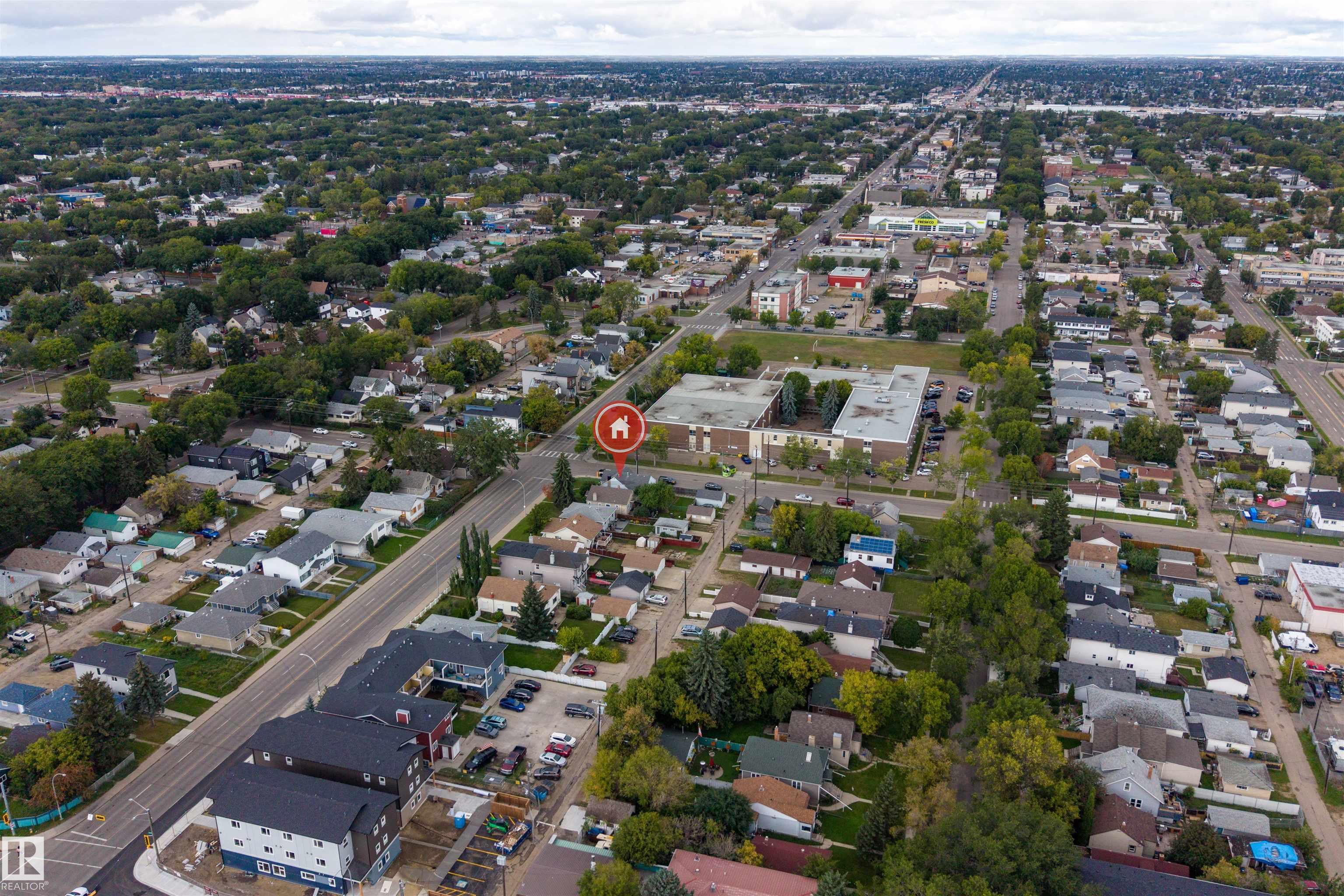 Photo 36 at 11549 82 Street NW, Parkdale, Edmonton