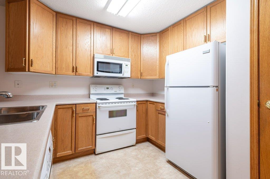 Photo 16 at 203 - 8912 156 Street NW, Meadowlark Park, Edmonton