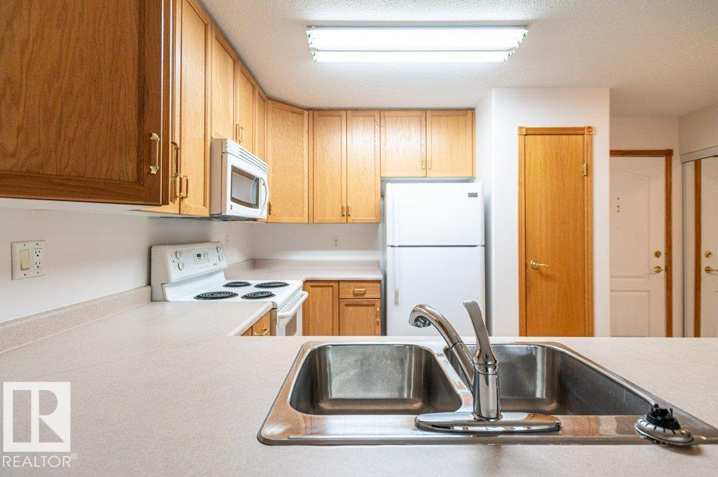 Photo 20 at 203 - 8912 156 Street NW, Meadowlark Park, Edmonton