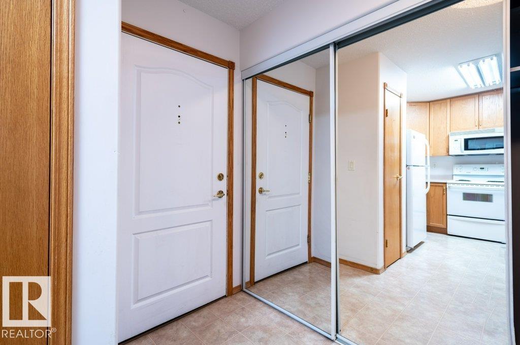 Photo 10 at 203 - 8912 156 Street NW, Meadowlark Park, Edmonton