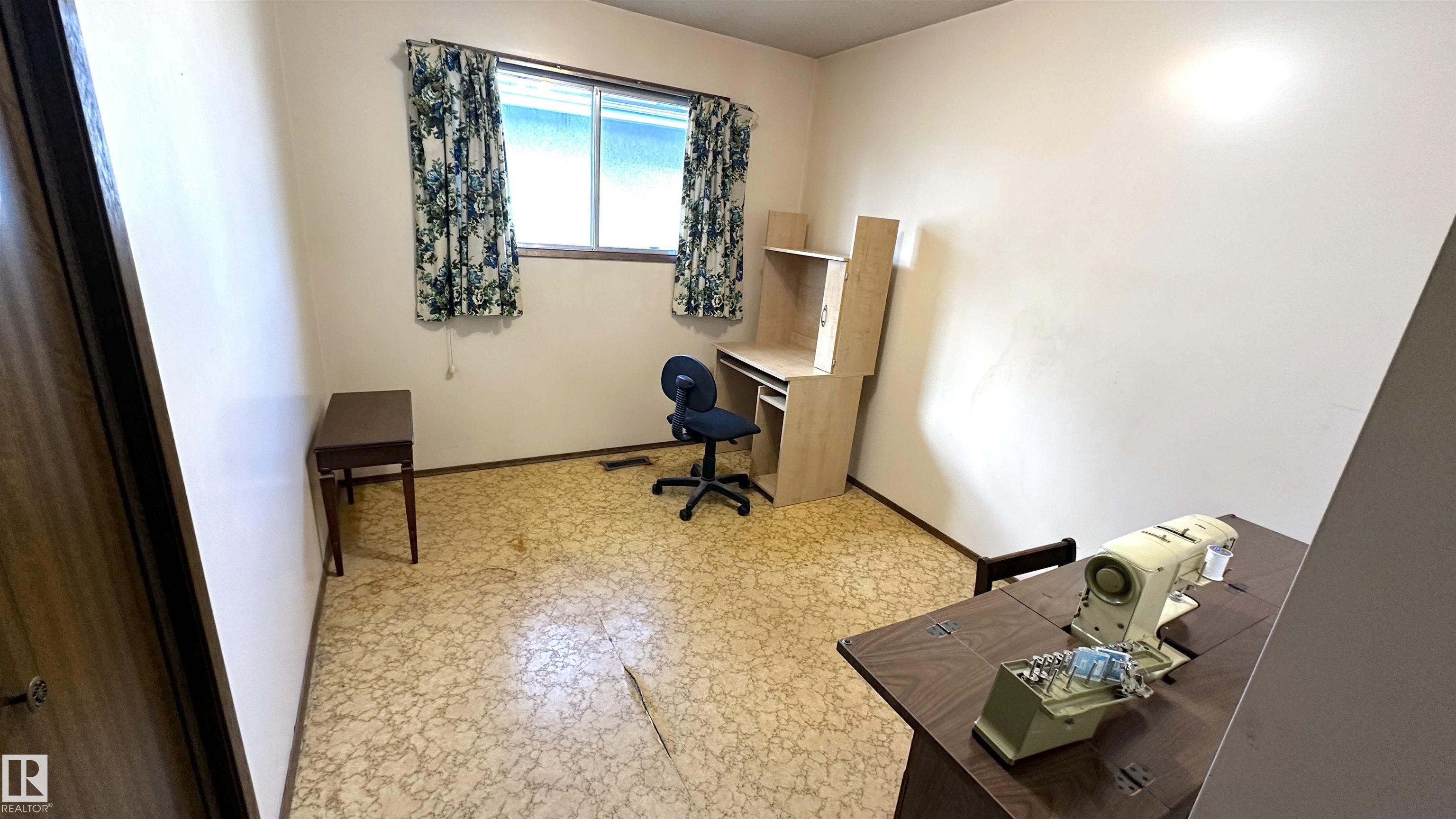 Listing photo thumbnail