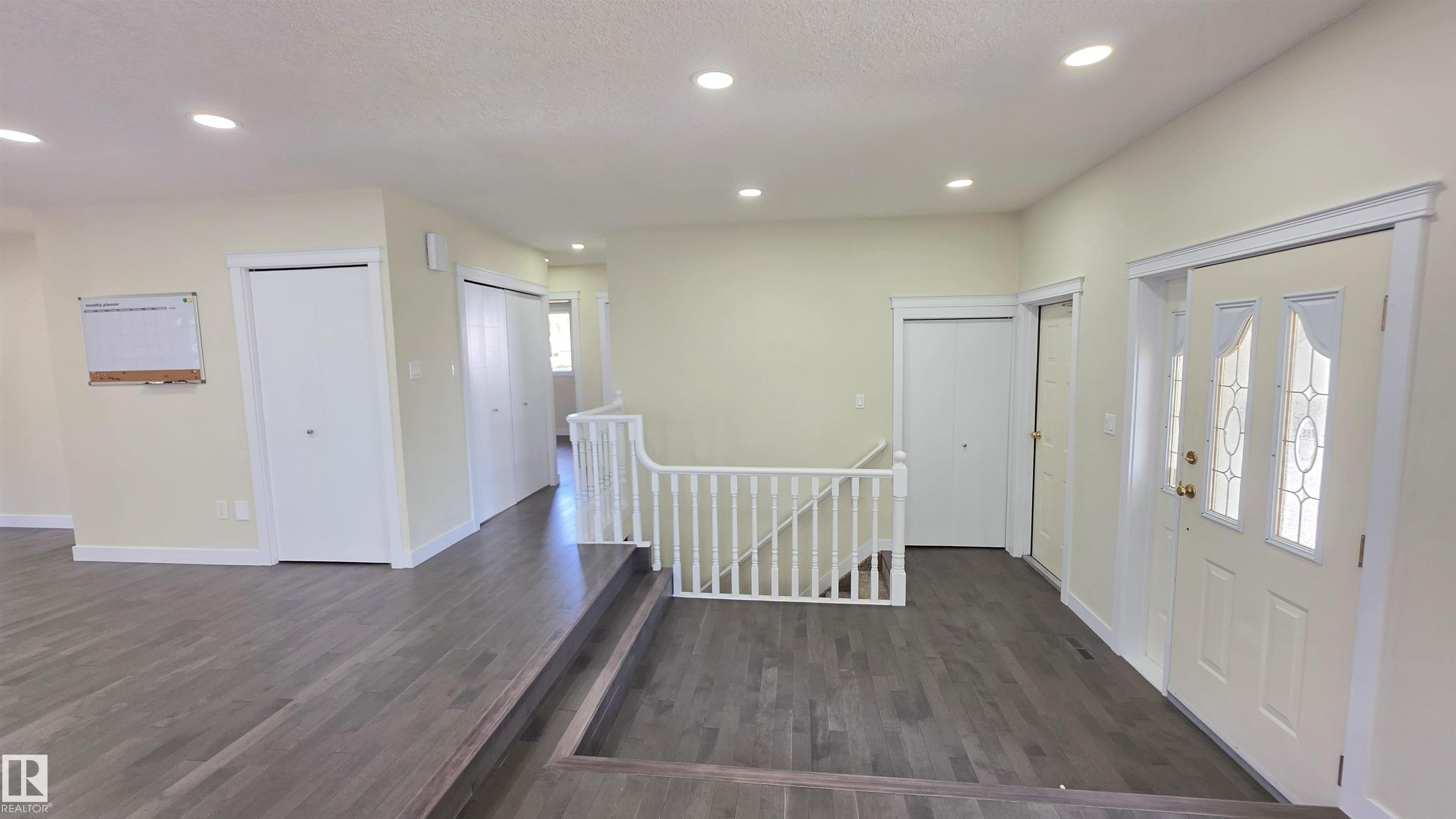 Photo 2 at 9426 150 Street NW, Sherwood, Edmonton