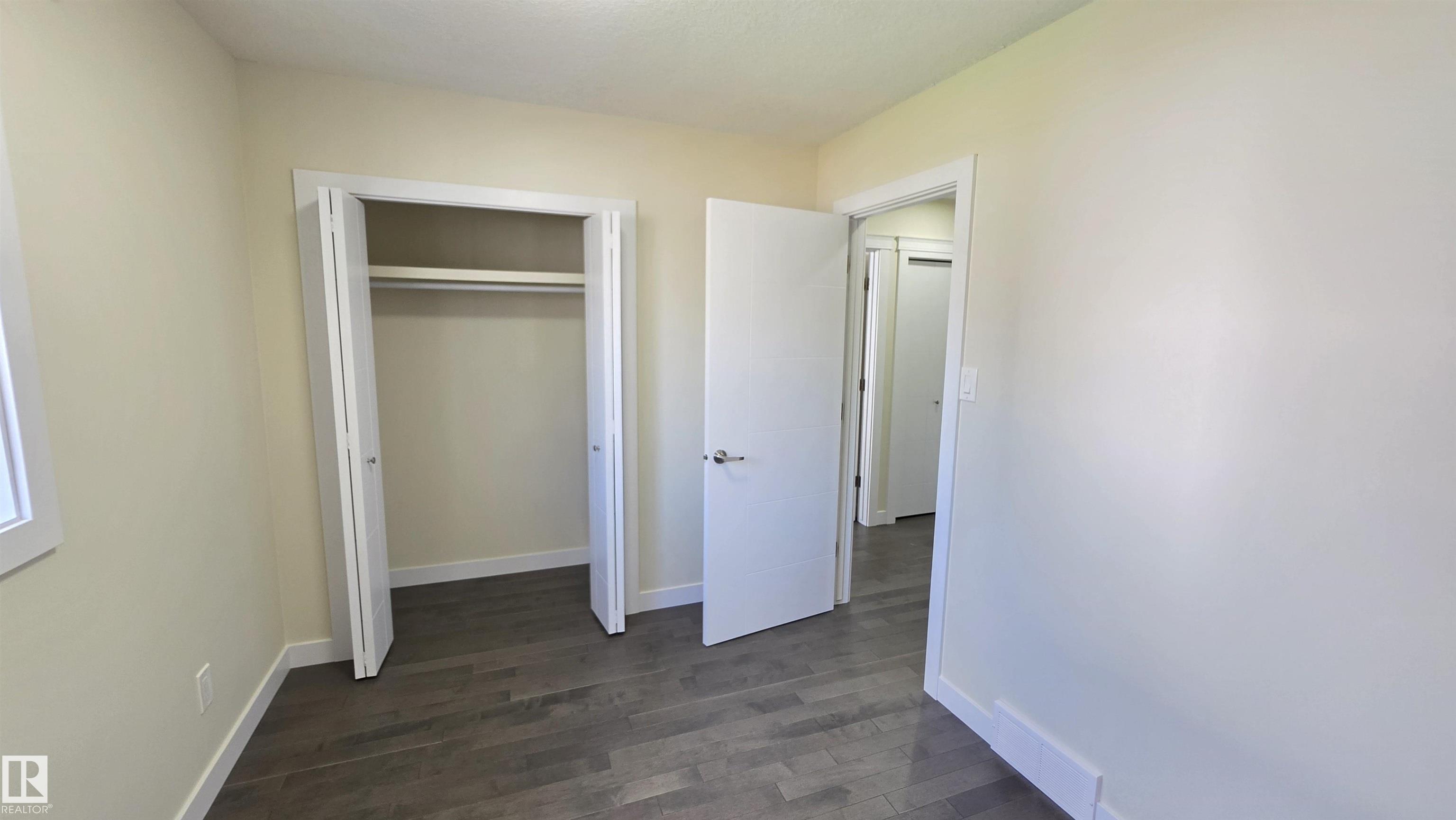 Photo 11 at 9426 150 Street NW, Sherwood, Edmonton