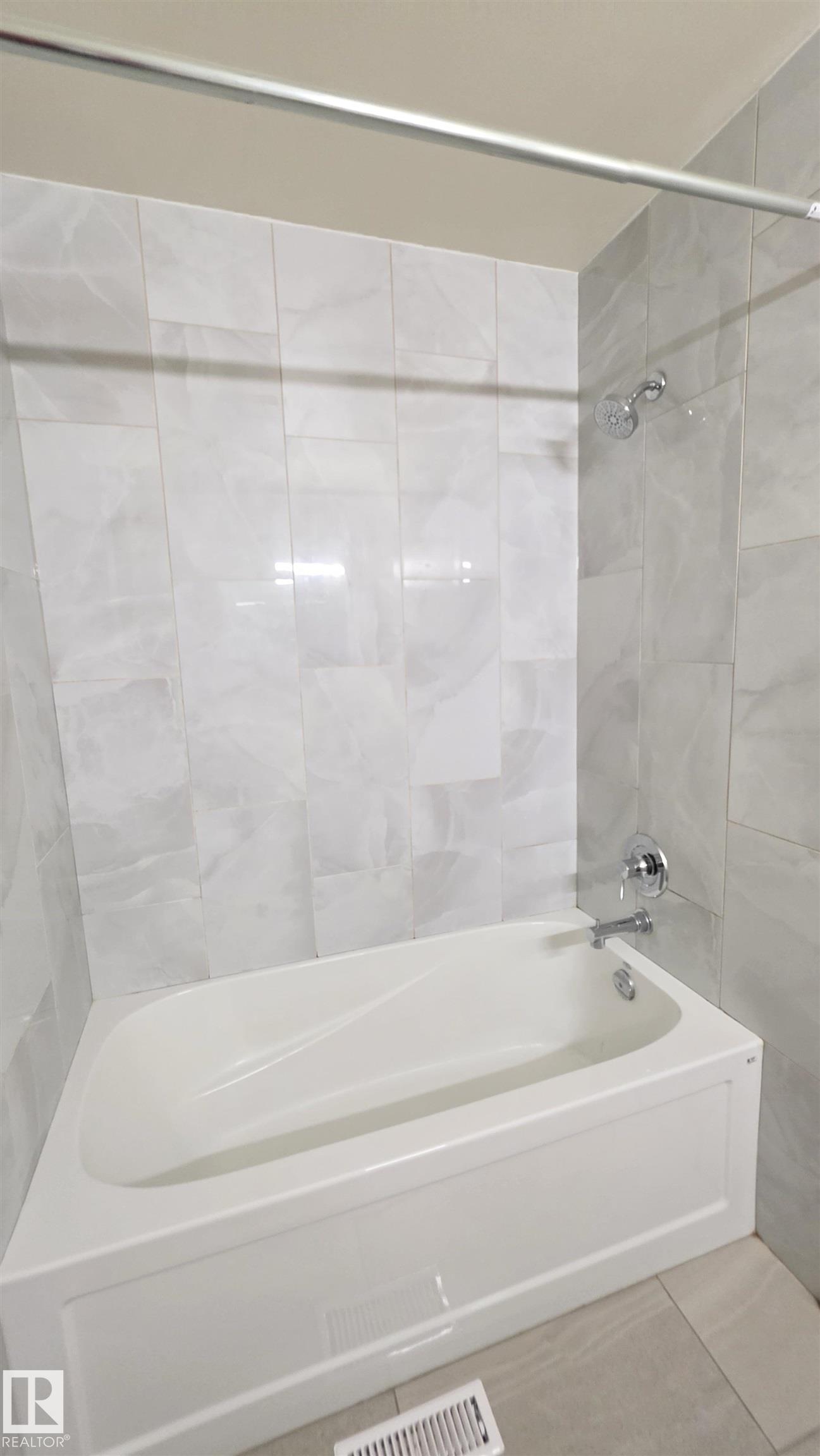 Photo 13 at 9426 150 Street NW, Sherwood, Edmonton
