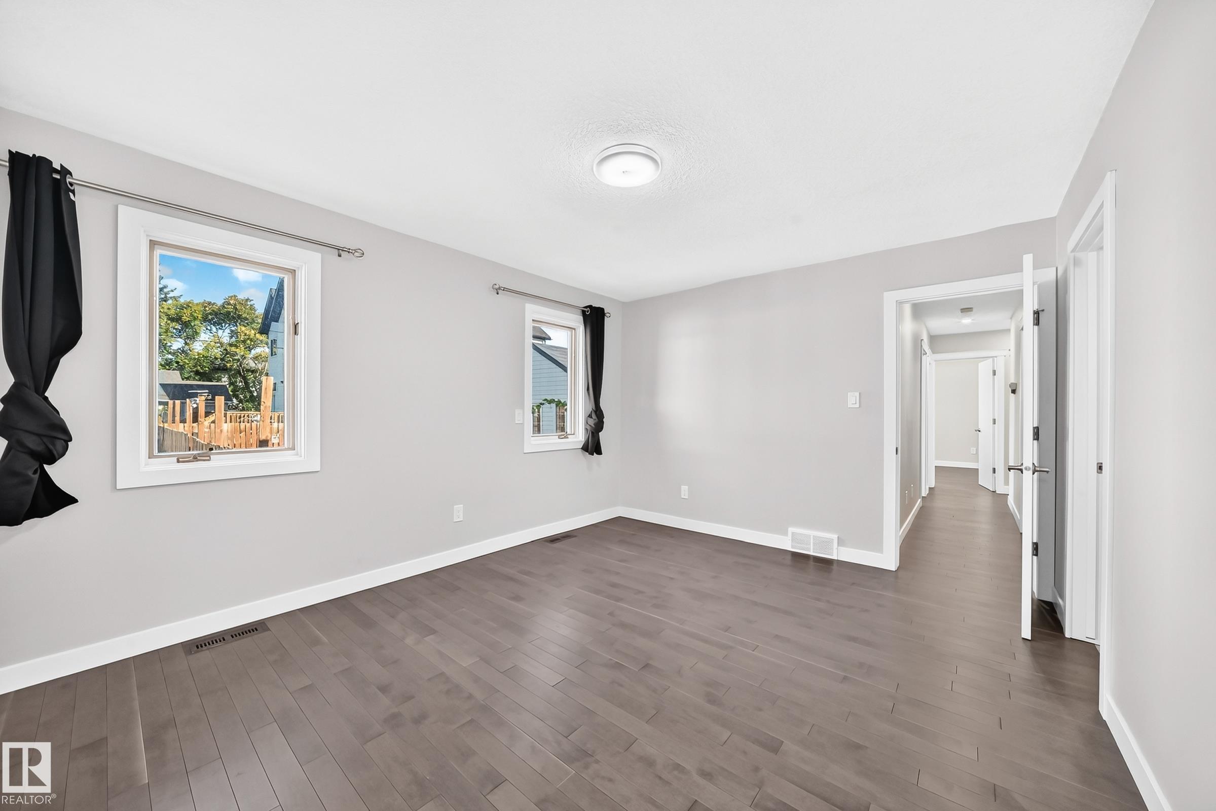 Listing photo thumbnail