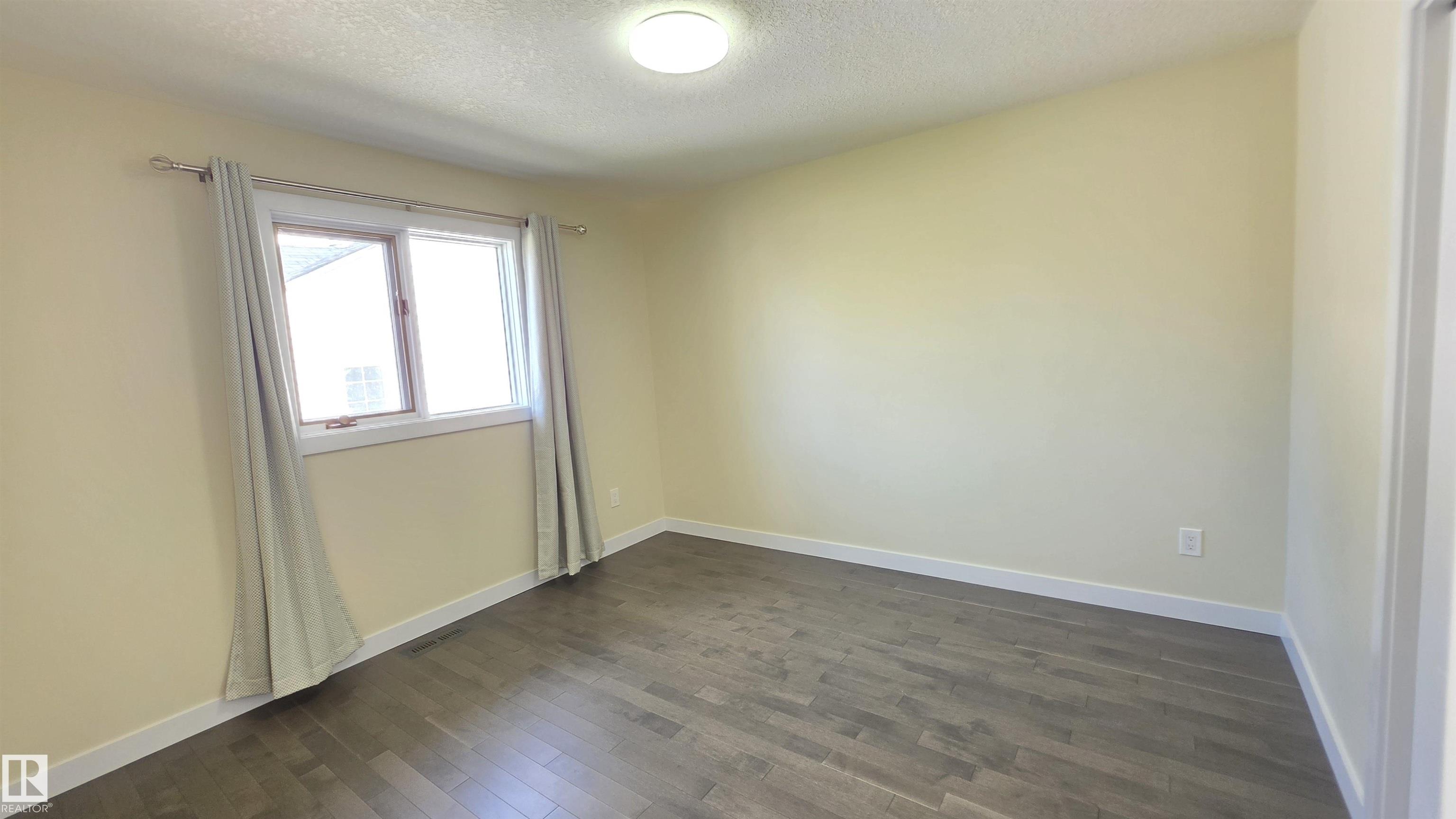 Photo 8 at 9426 150 Street NW, Sherwood, Edmonton