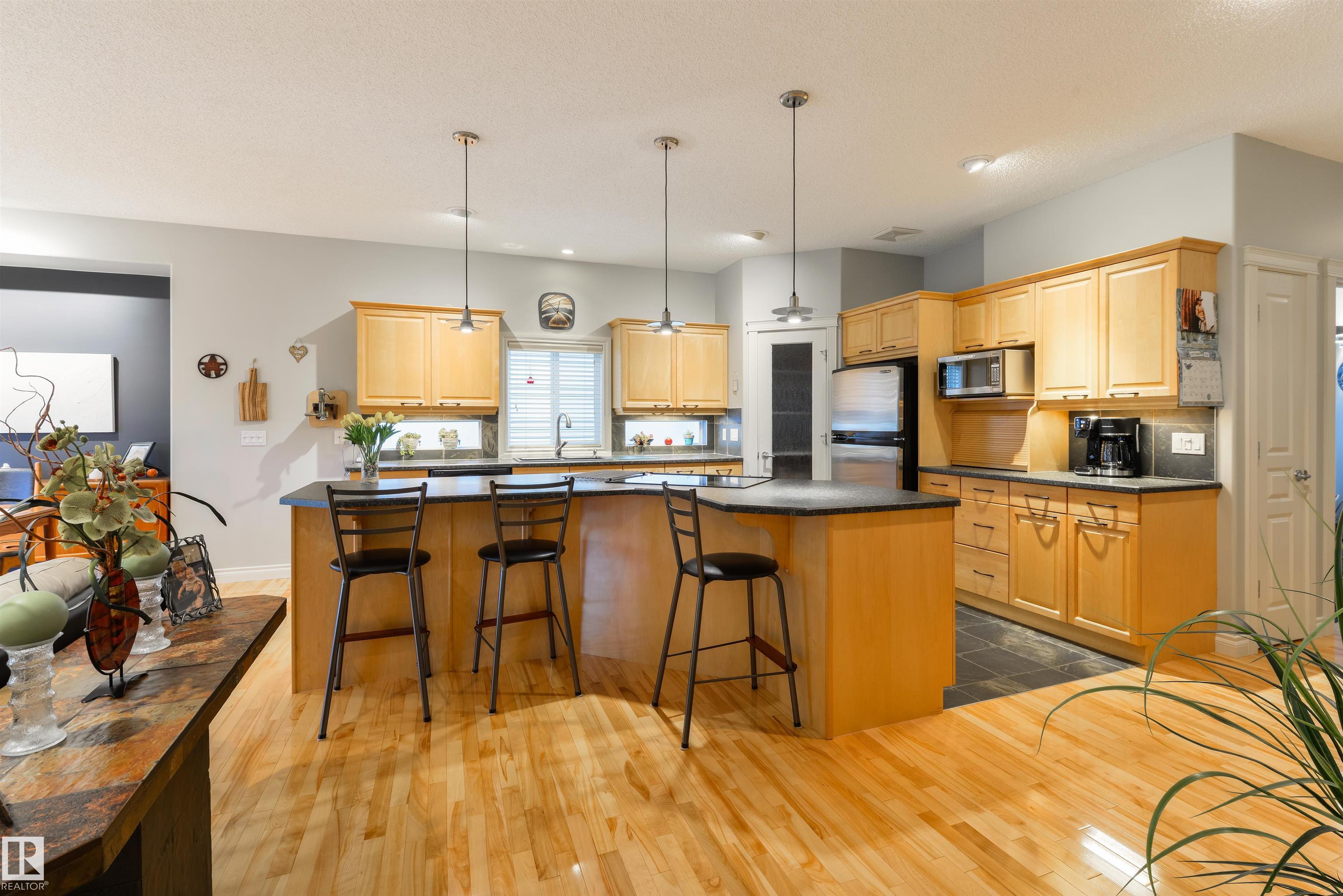 Photo 4 at 16 Longview Close, Linkside, Spruce Grove